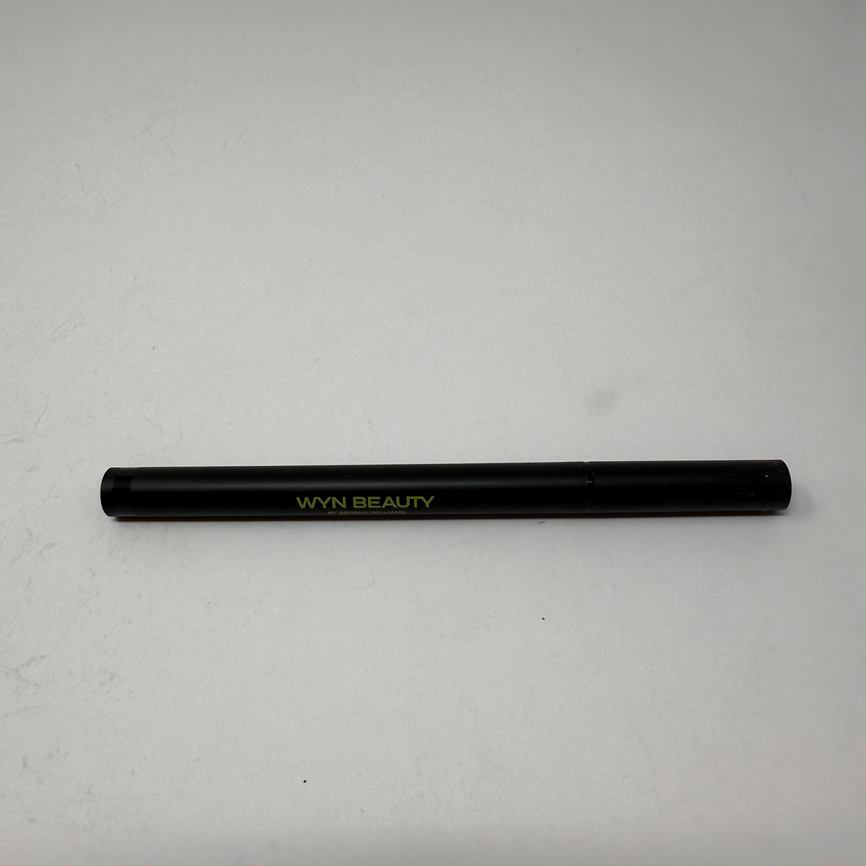 NEW Wyn Beauty Glideline Focus Black Waterproof Liquid Eyeliner 0.55 ml