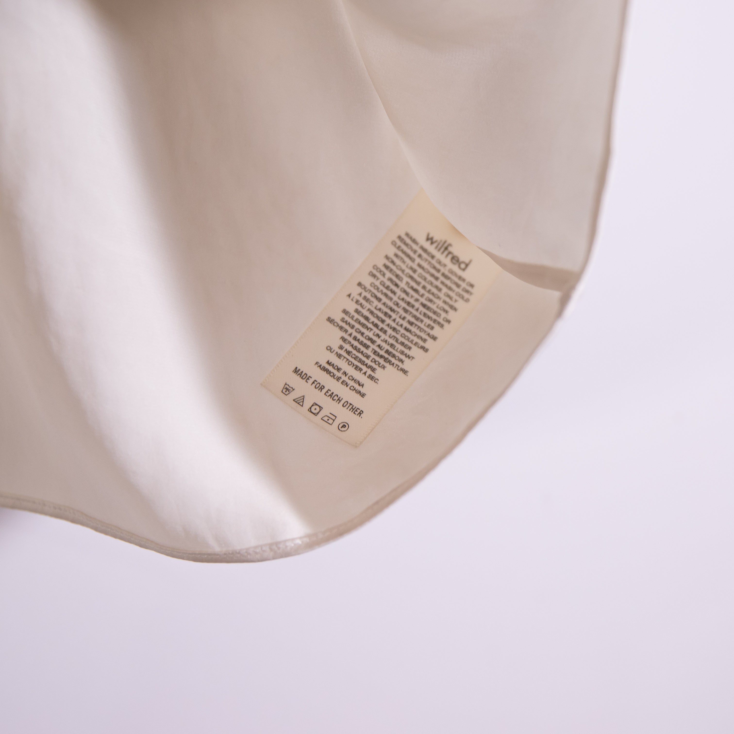 Wilfred Aritzia Beso Short Sleeve Collared Button Up Crepe Satin Blouse Shirt S