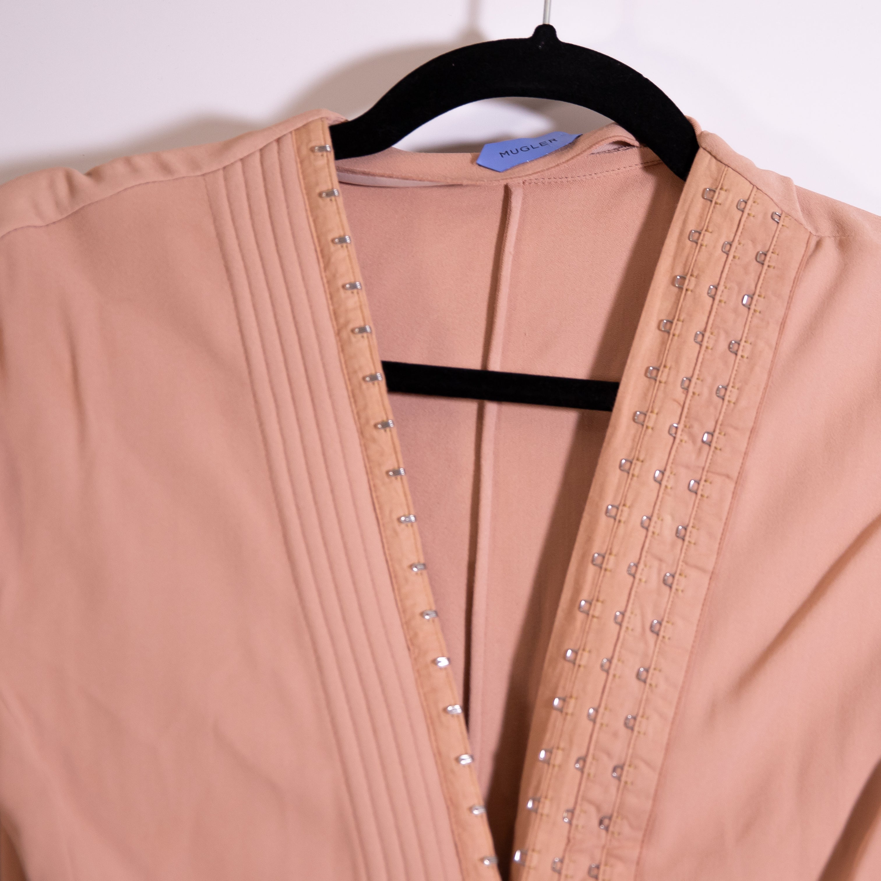 Mugler Hook And Eye Front Detail Crepe Short Sleeve V Neck Sheath Dress Pink XS