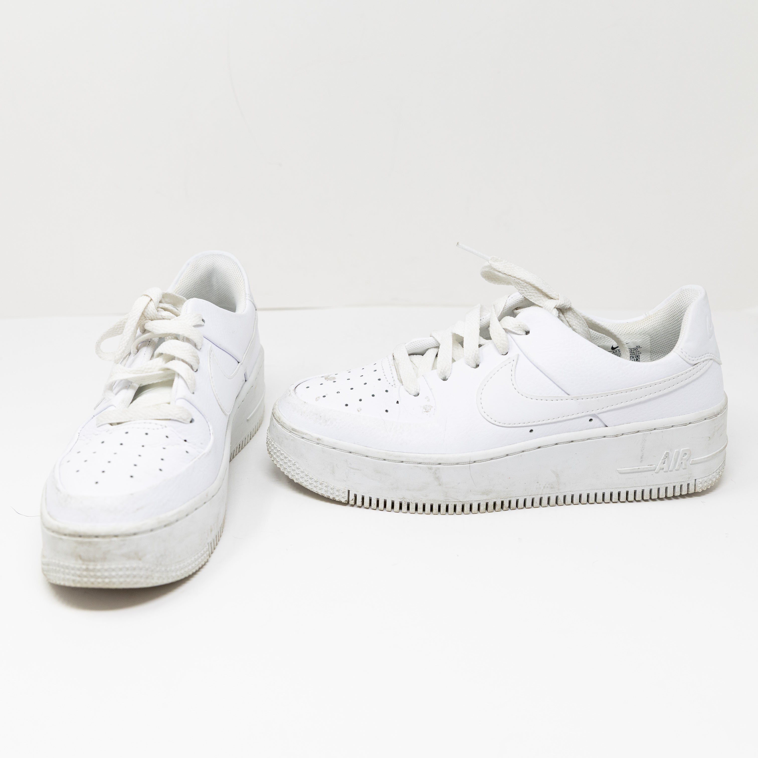 Nike Women's Air Force One 1 Sage Low Top Lace Up Sneakers Shoes White 7.5