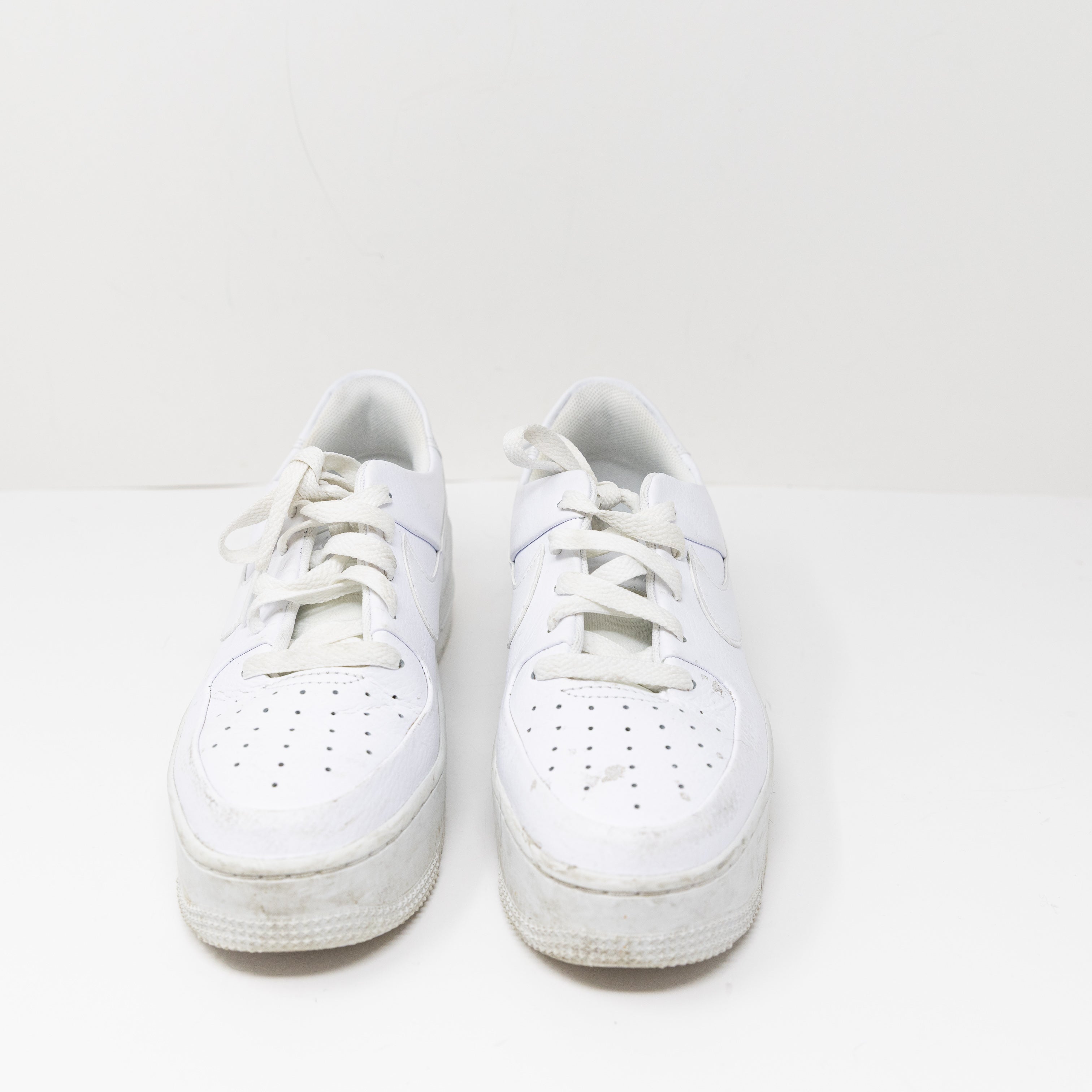 Nike Women's Air Force One 1 Sage Low Top Lace Up Sneakers Shoes White 7.5
