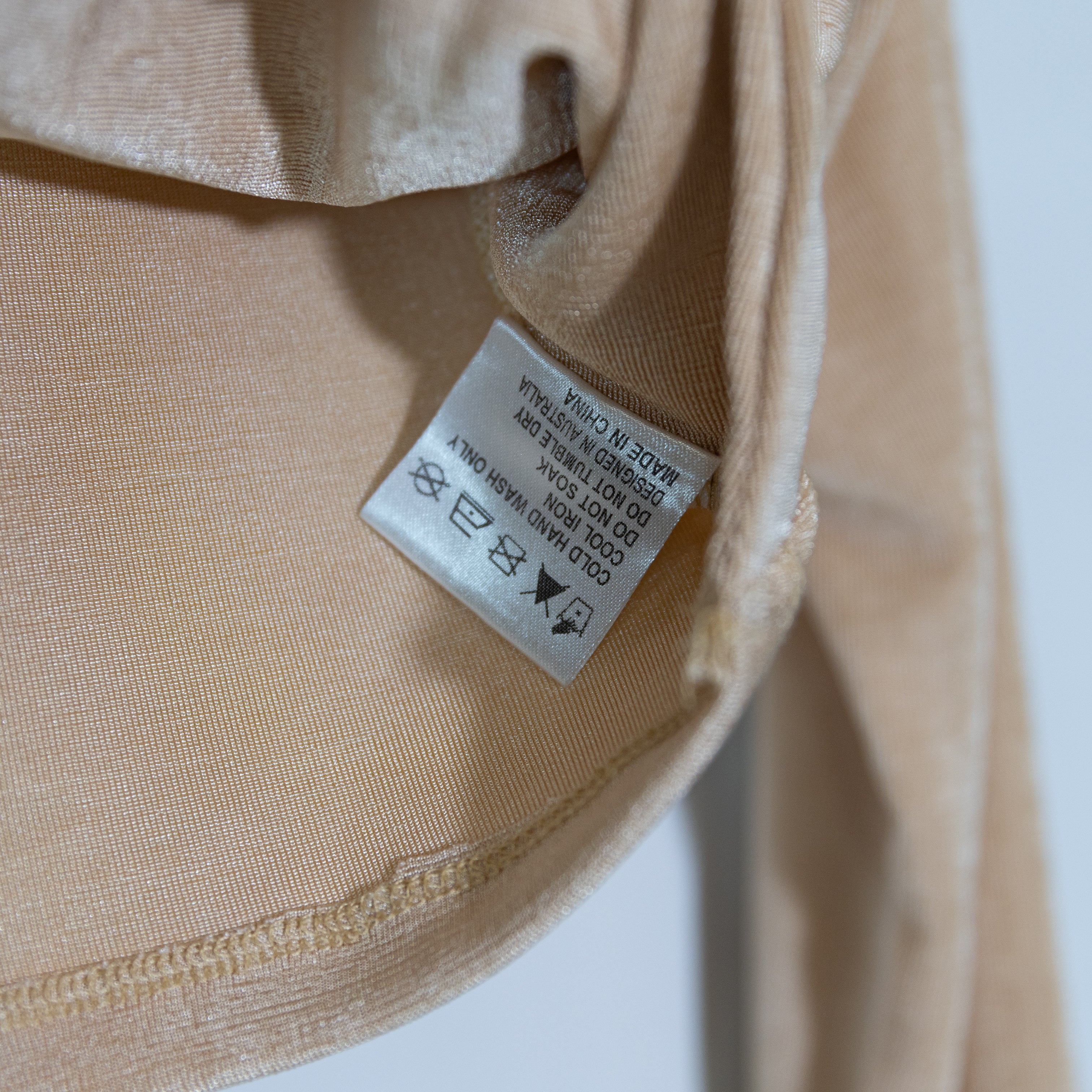NEW Peppermayo Morning Mist Superlove Twist Front Long Sleeve Crop Top Beige 8