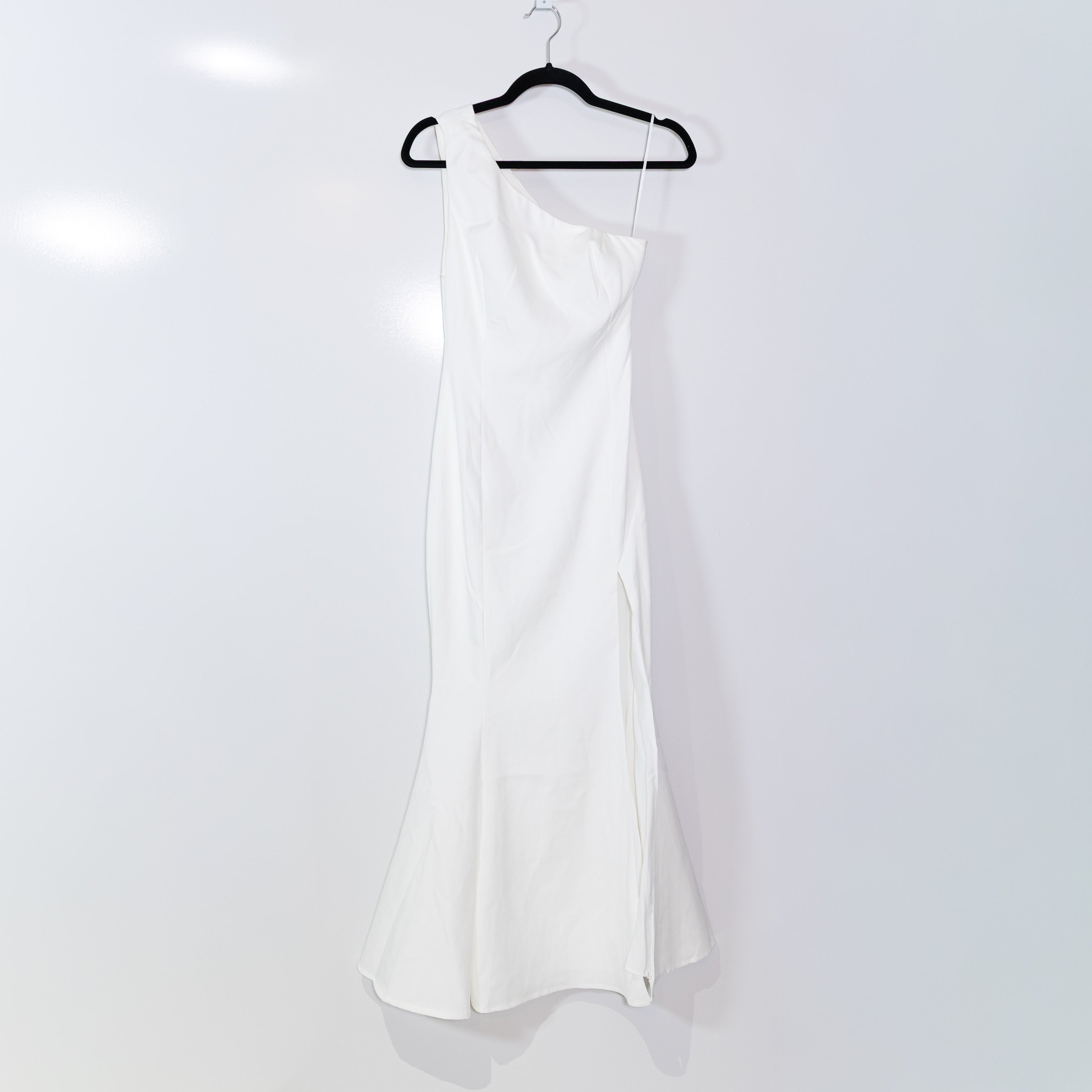 NEW Petal & Pup Charmed Asymmetric One Shoulder Cocktail Party Midi Dress White