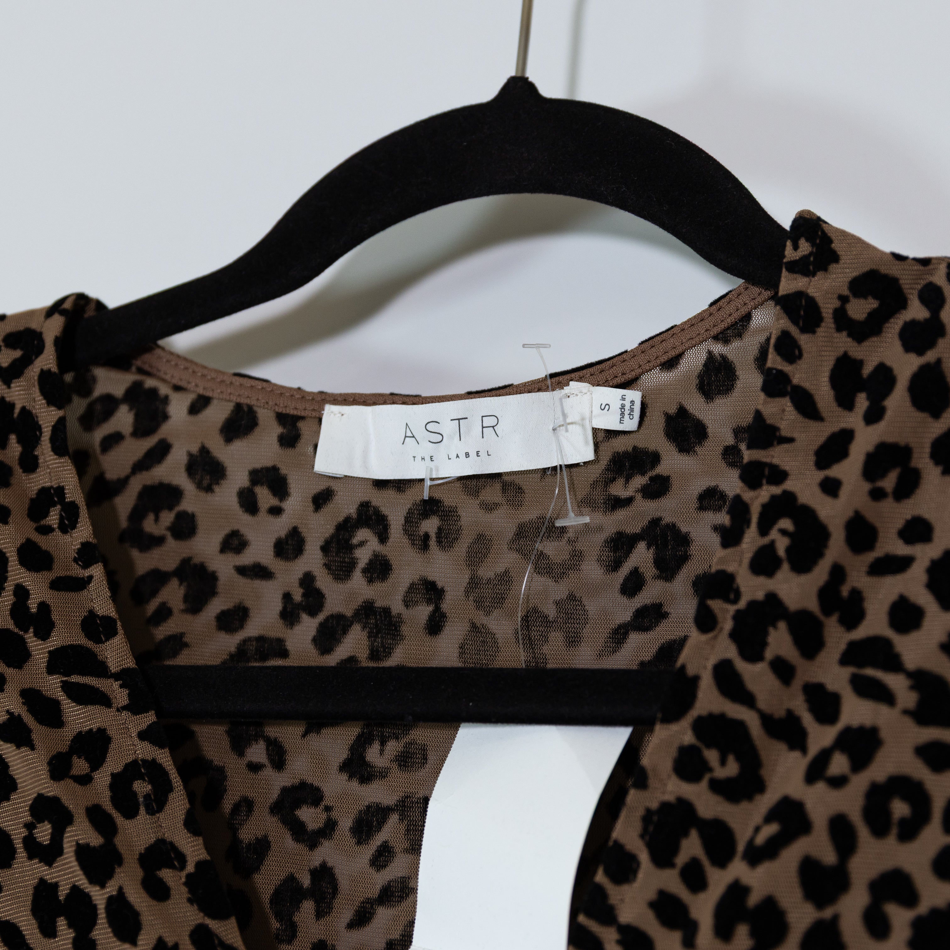 NEW ASTR The Label Longsleeve Plunging Velvet Bodysuit Top Nude Leopard Burnout