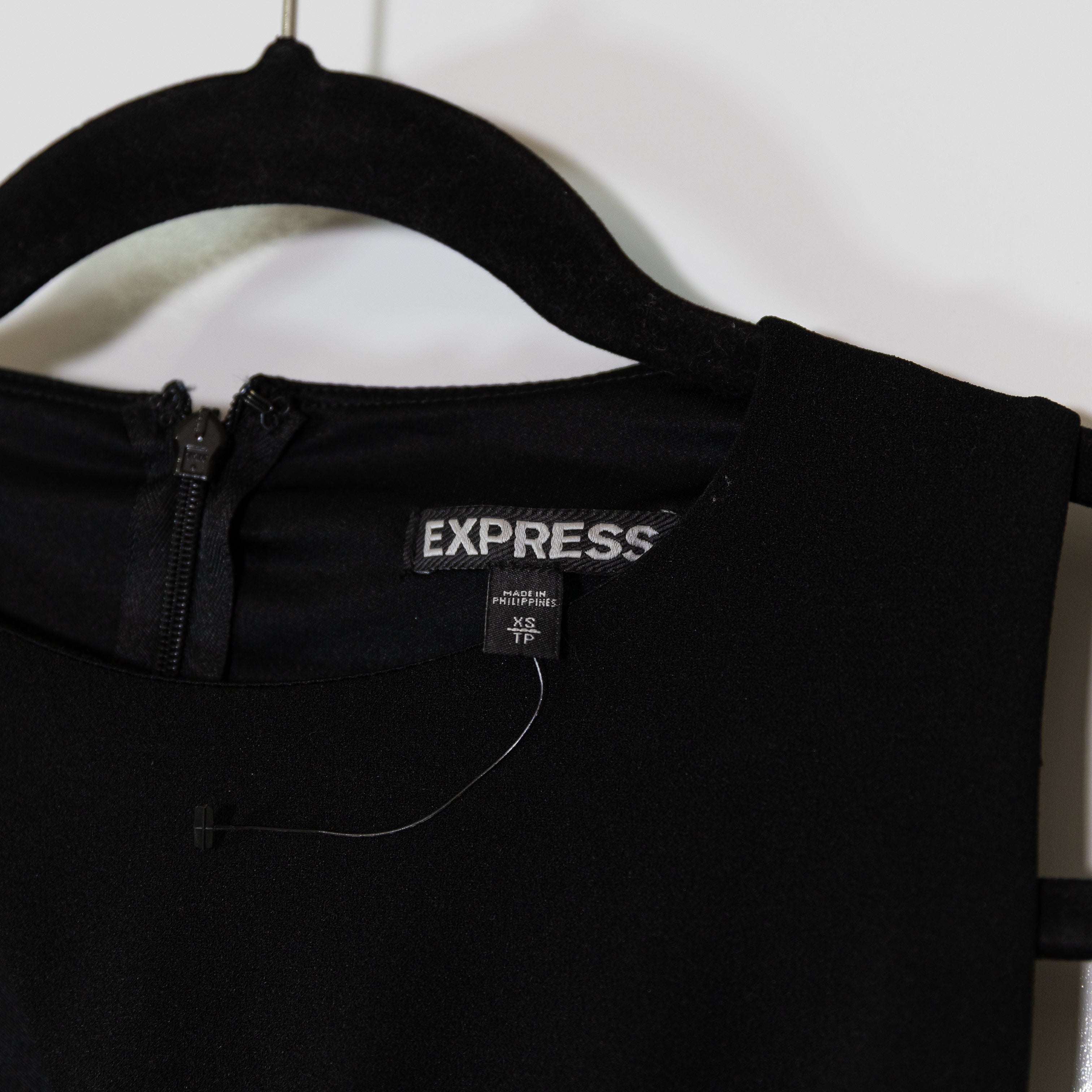 NEW Express Women's Cut Out Shoulder Sleeveless Crepe Shift Mini Dress Black XS