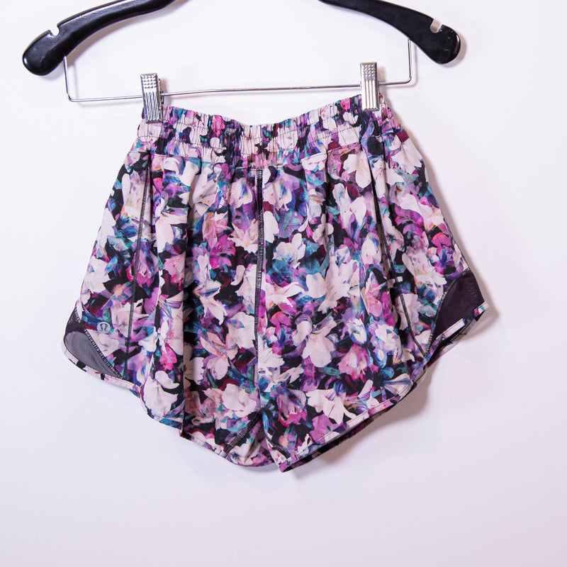 Lululemon Hotty Hot 2.5" Utopia Multi Deep Phantom Floral Print Athletic Shorts