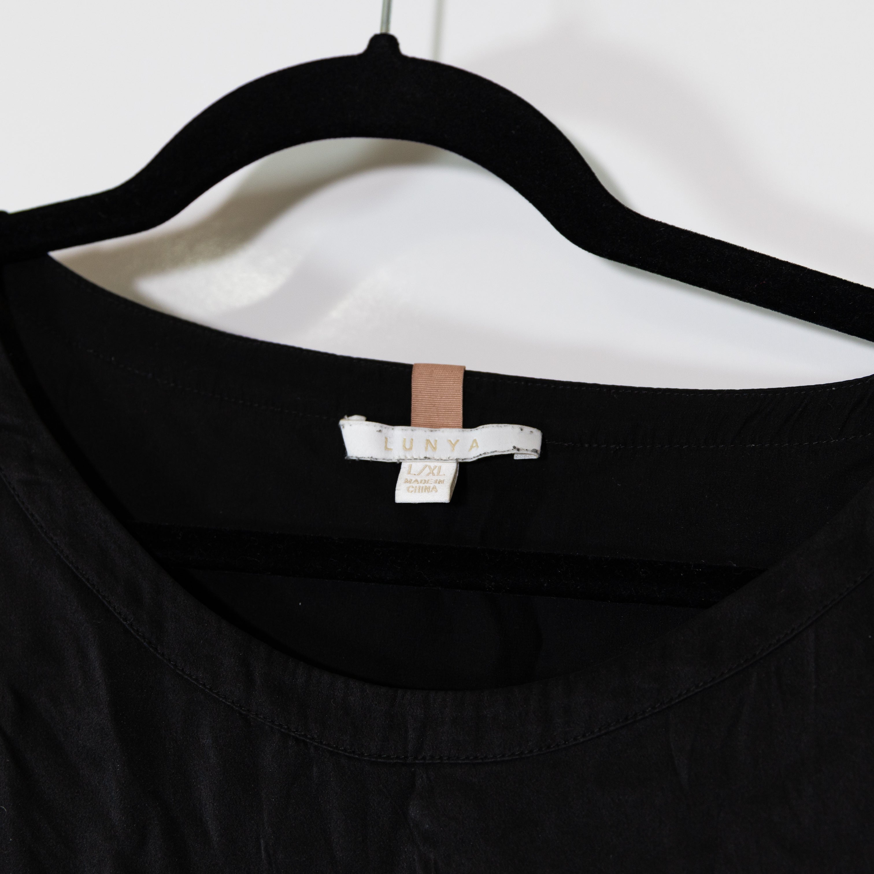 Lunya Women's Washable Silk Crew Neck Short Sleeve Sleep Tee Shirt Black L/XL