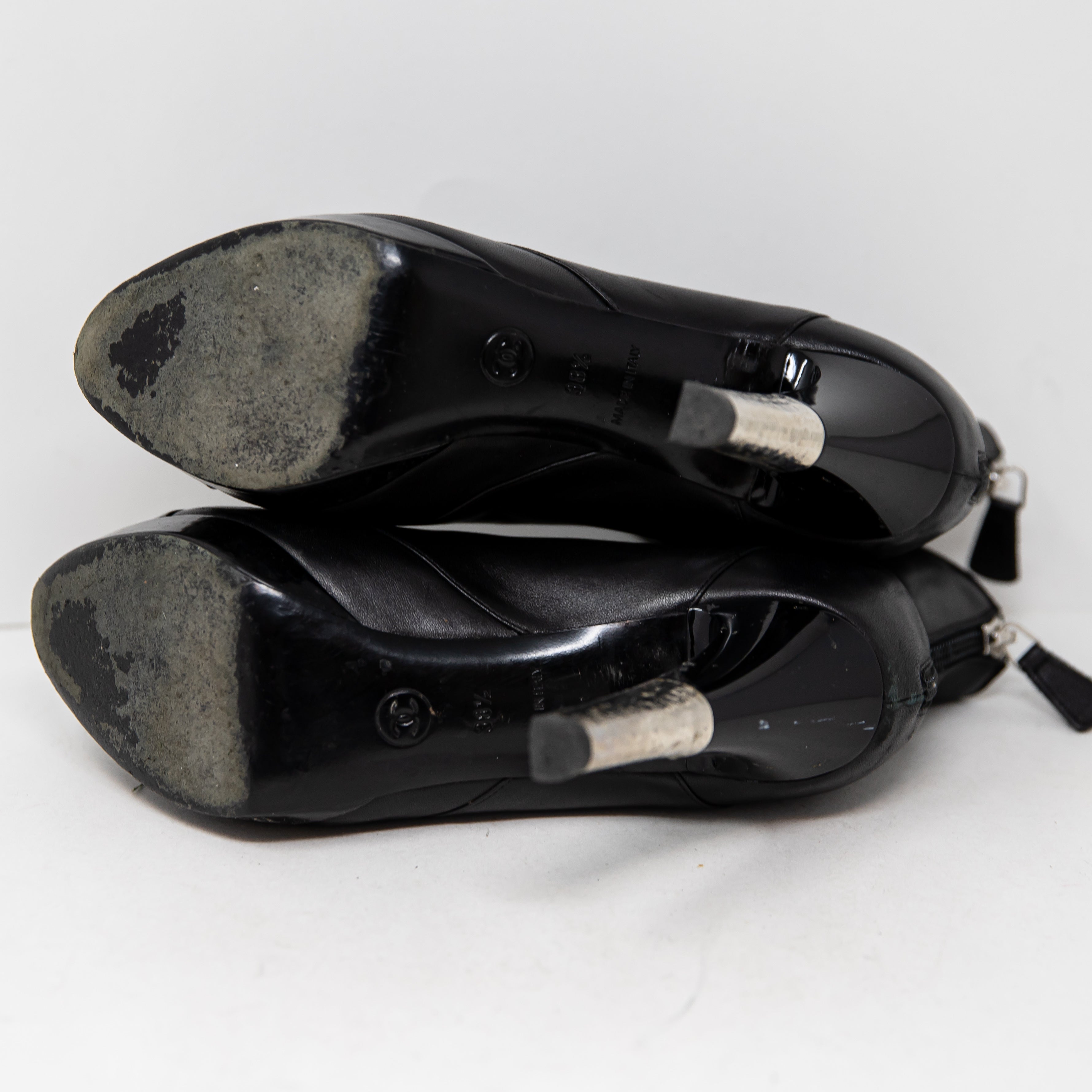 Chanel Genuine Leather Cap Toe Hammered High Heel Ankle Booties Shoes Black 38.5