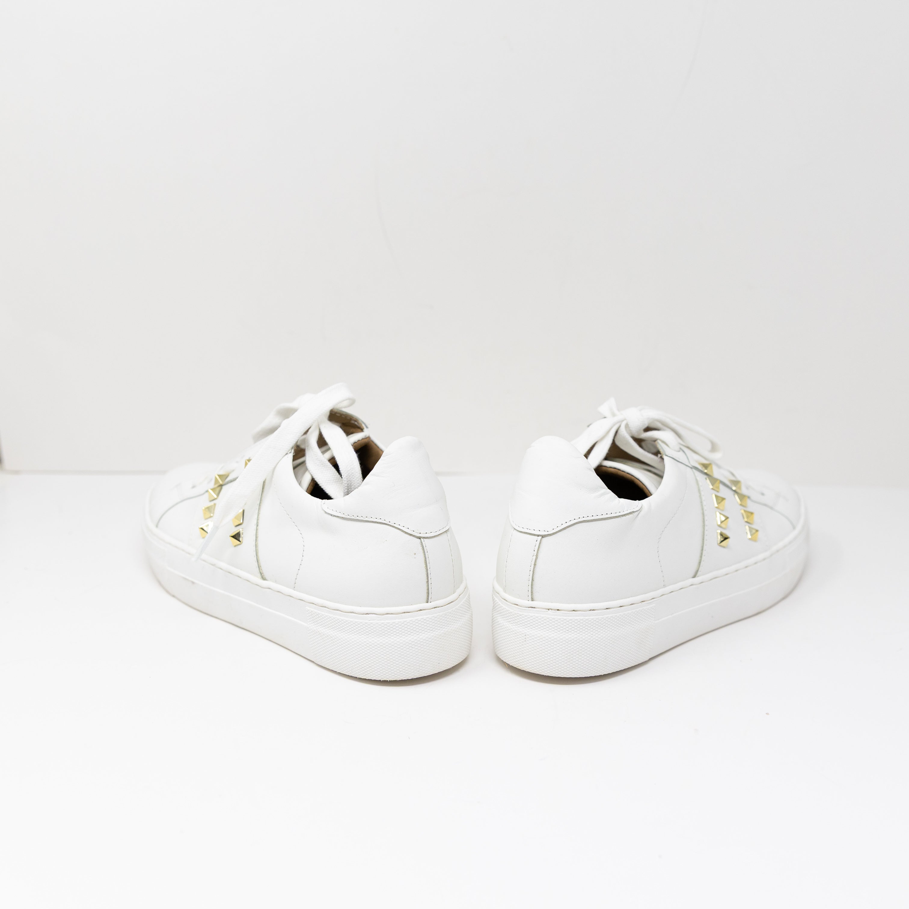Michele Lopriore Joa Leather Pyramid Stud Embellished Low Top Sneakers Shoes 7