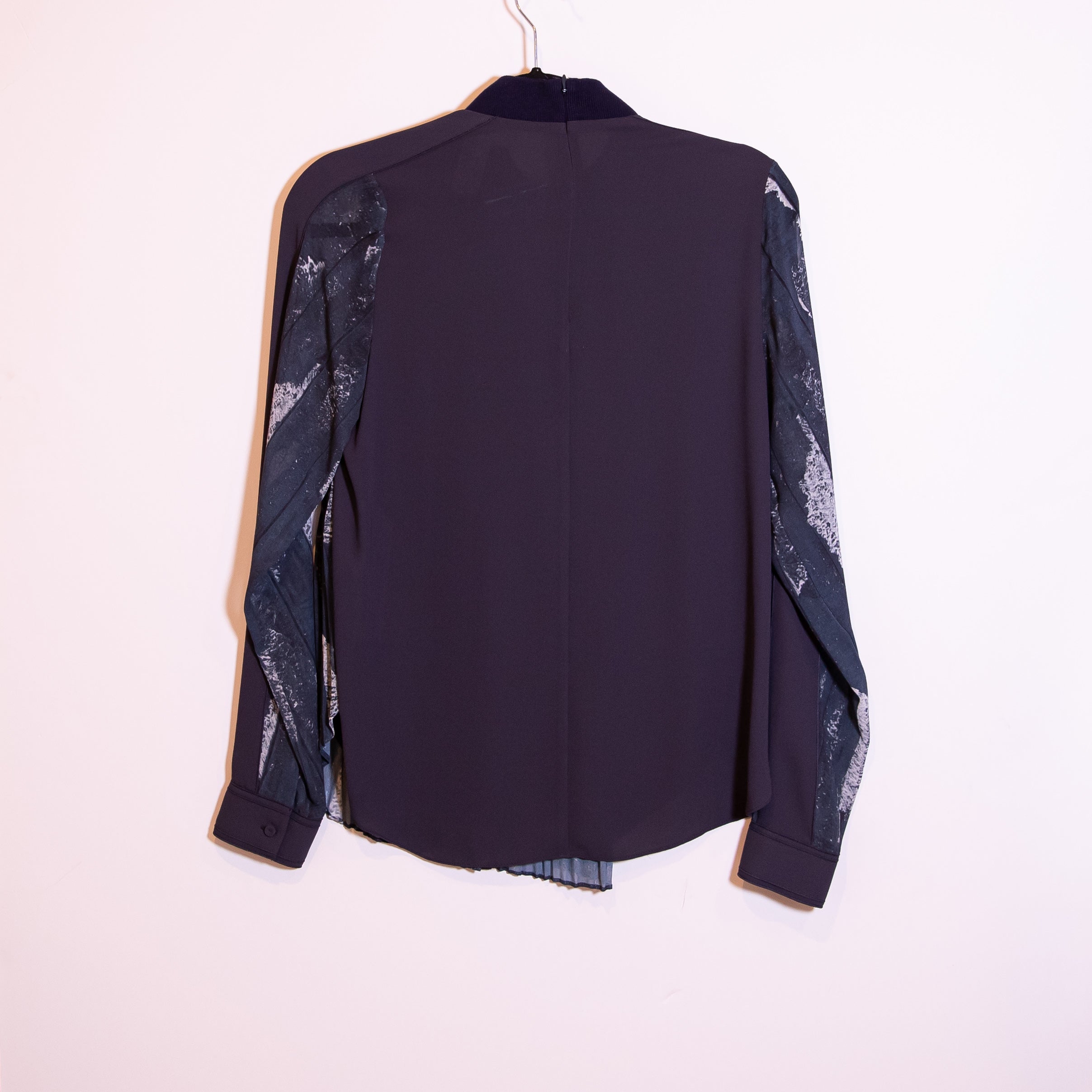 NEW O'2nd Plisse Chiffon Pleated Navy Blue Multi Color Long Sleeve Blouse Shirt