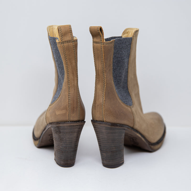 Brunello Cucinelli Genuine Suede Chelsea Pull On High Heel Ankle Booties Shoes