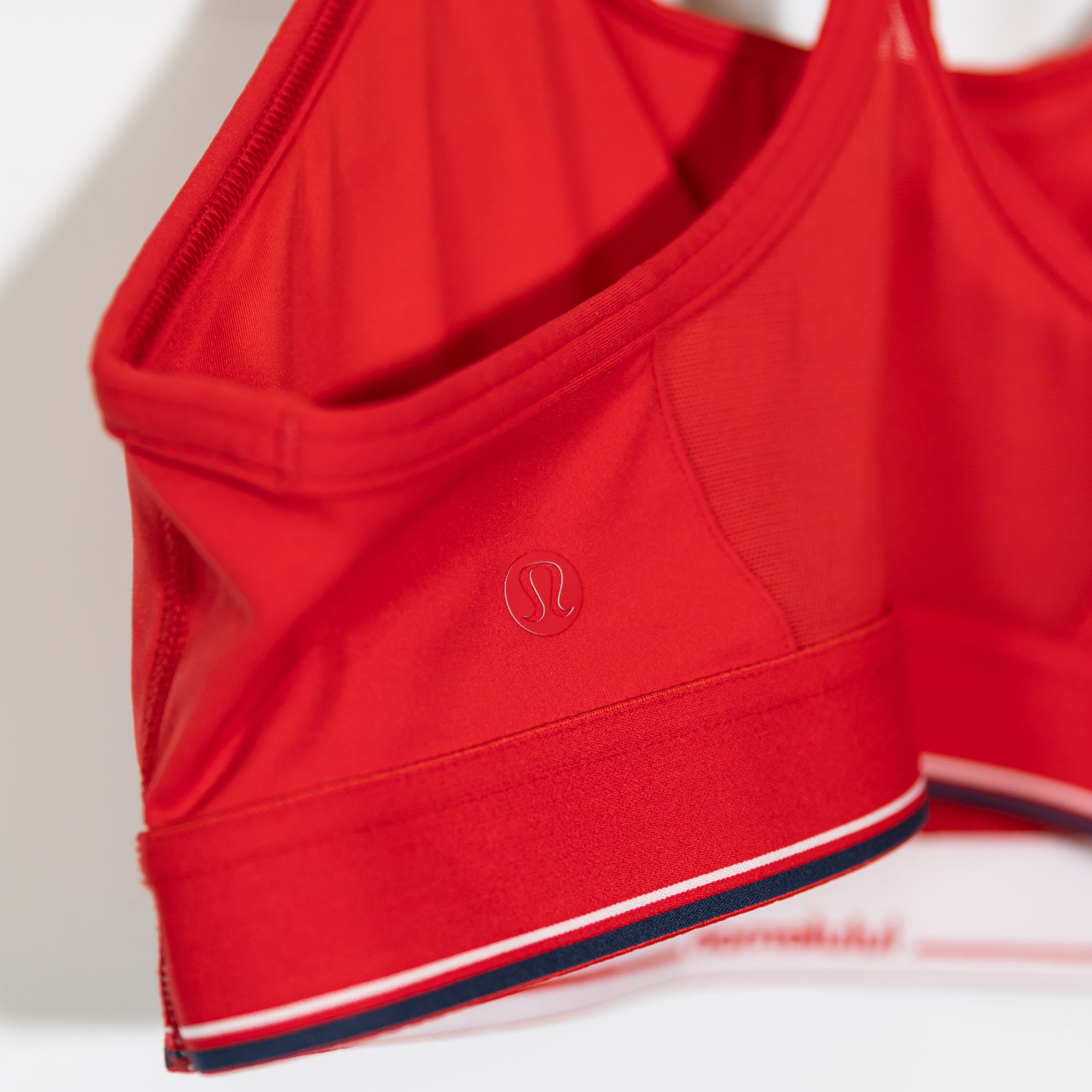 Lululemon Women's Flow Y Mid Support Athletic Work Out Sports Bra Logo Red 8