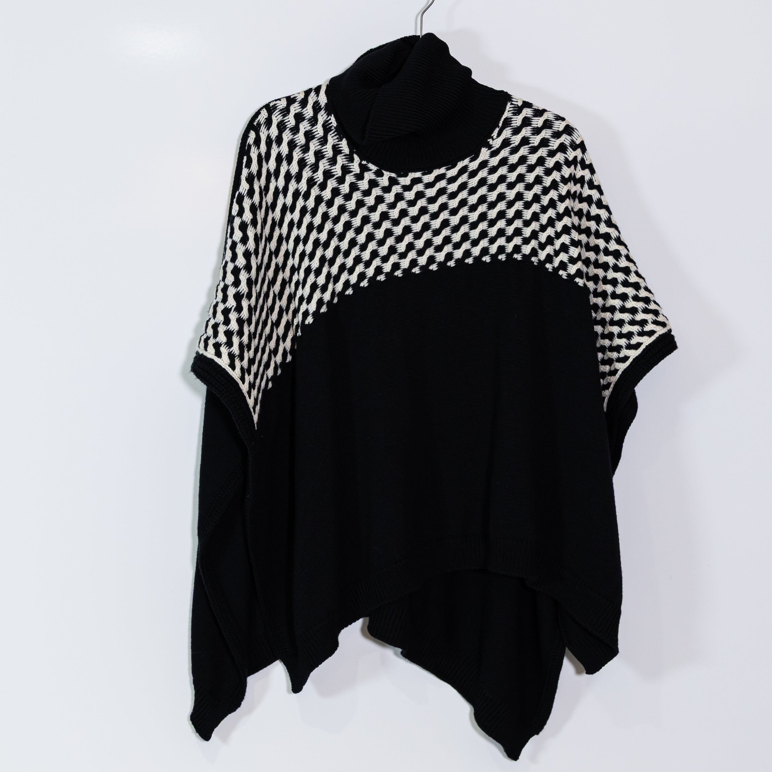 Escada Sport Women's Made In Italy 100% Wool Black White Poncho Sweater OS