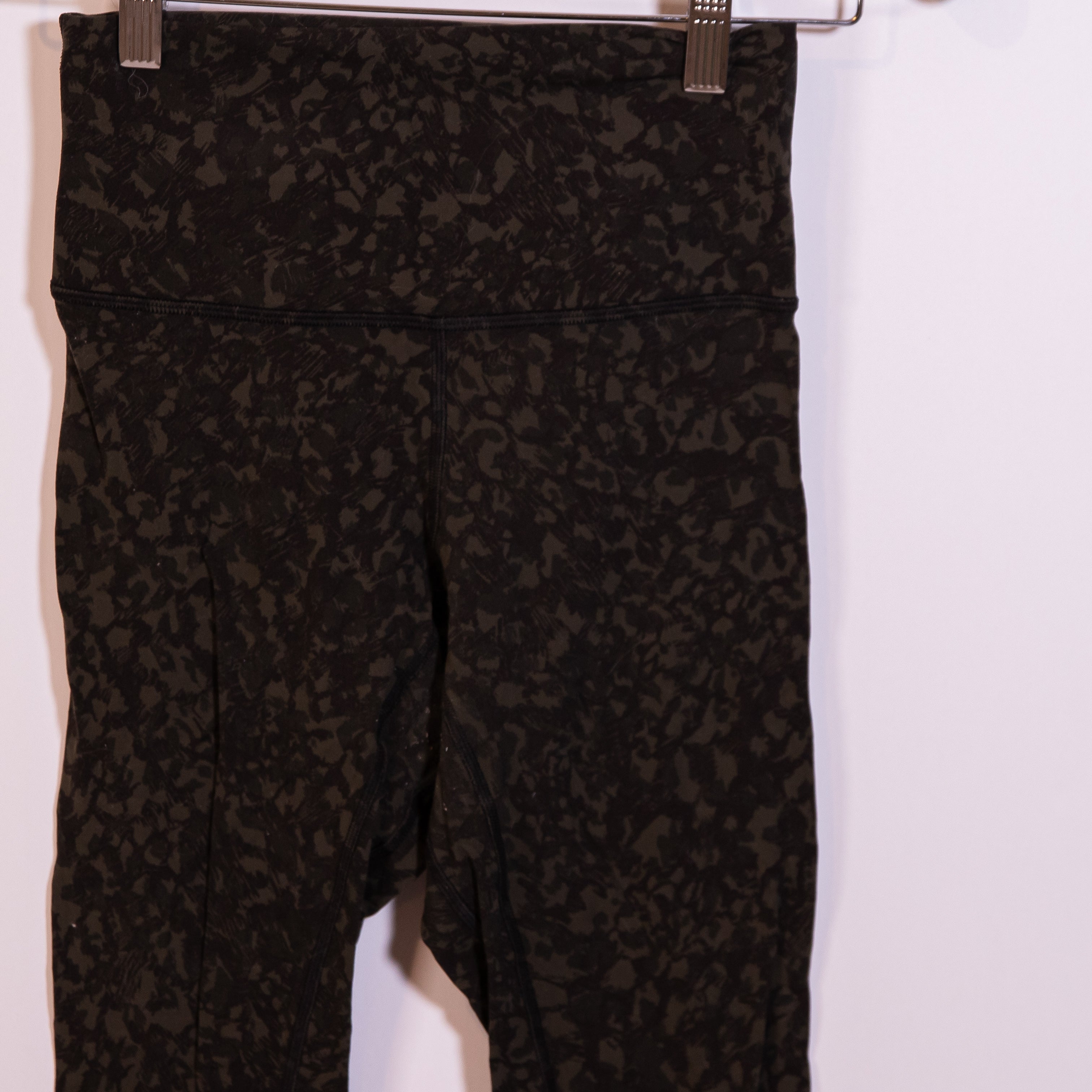 Lululemon Women's Align Crop 26" Wild Thing Camo Dark Olive Multi Leggings 4