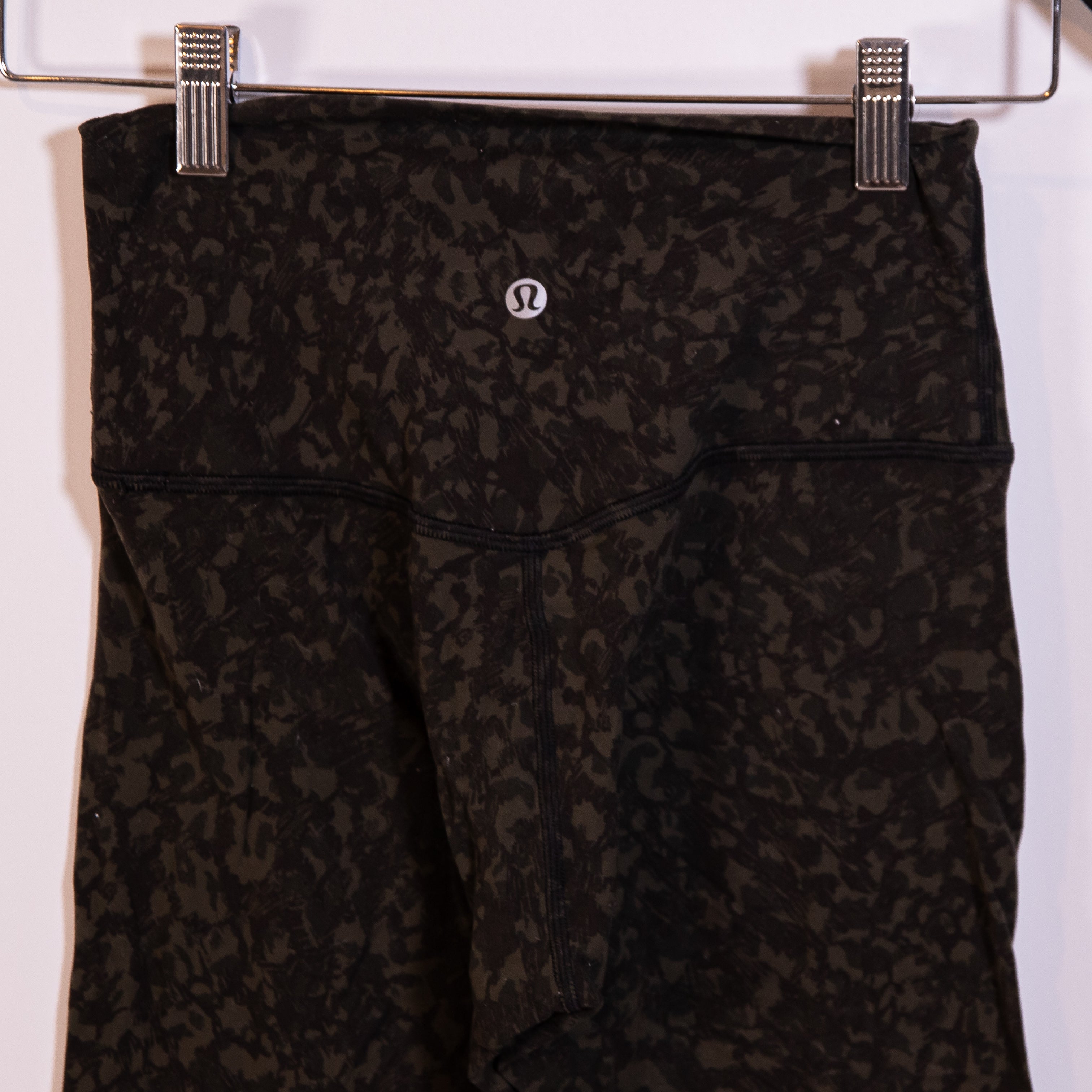 Lululemon Women's Align Crop 26" Wild Thing Camo Dark Olive Multi Leggings 4
