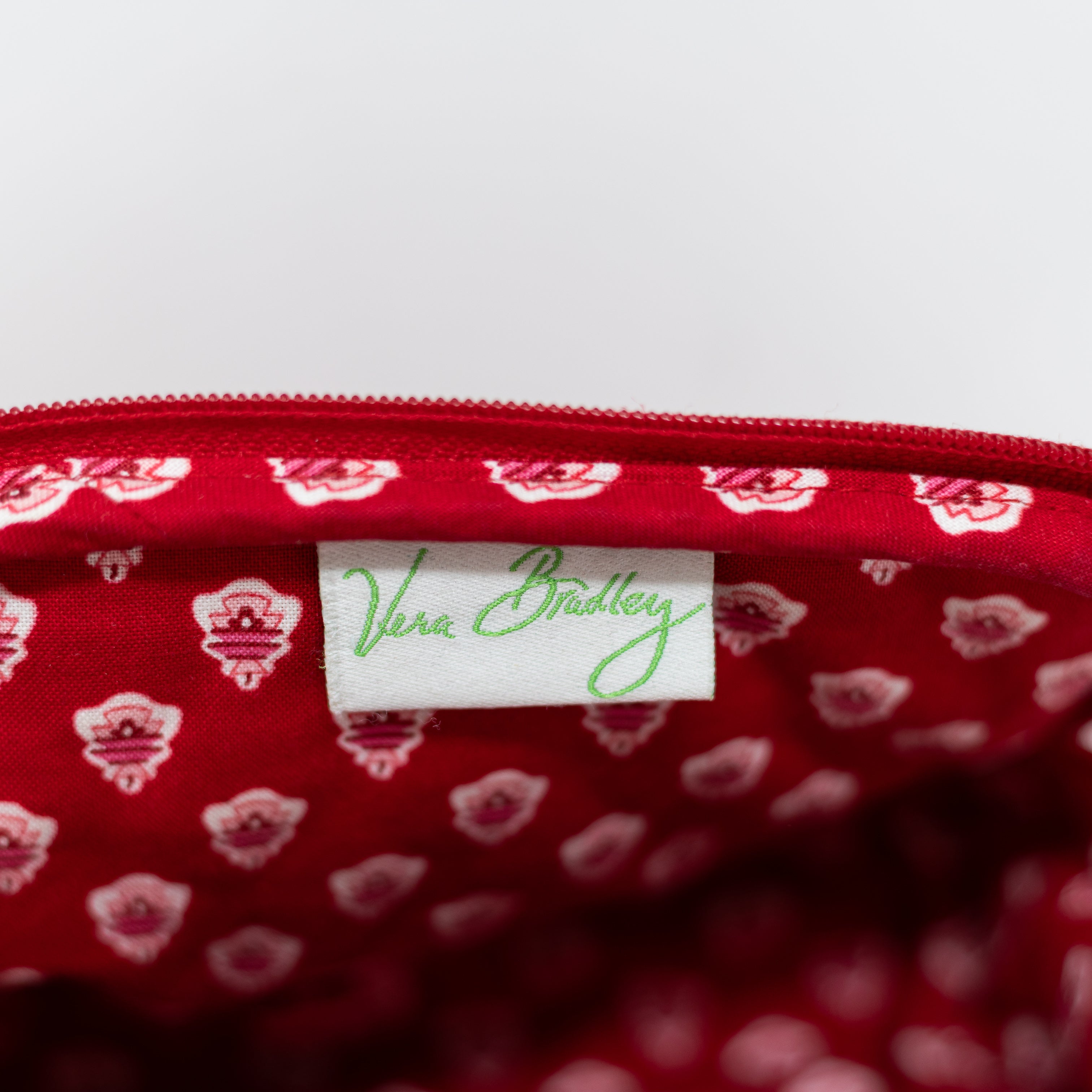 Vera Bradley Cotton Quilted Travel Makeup Jewelry Zip Around Bag Nantucket Red