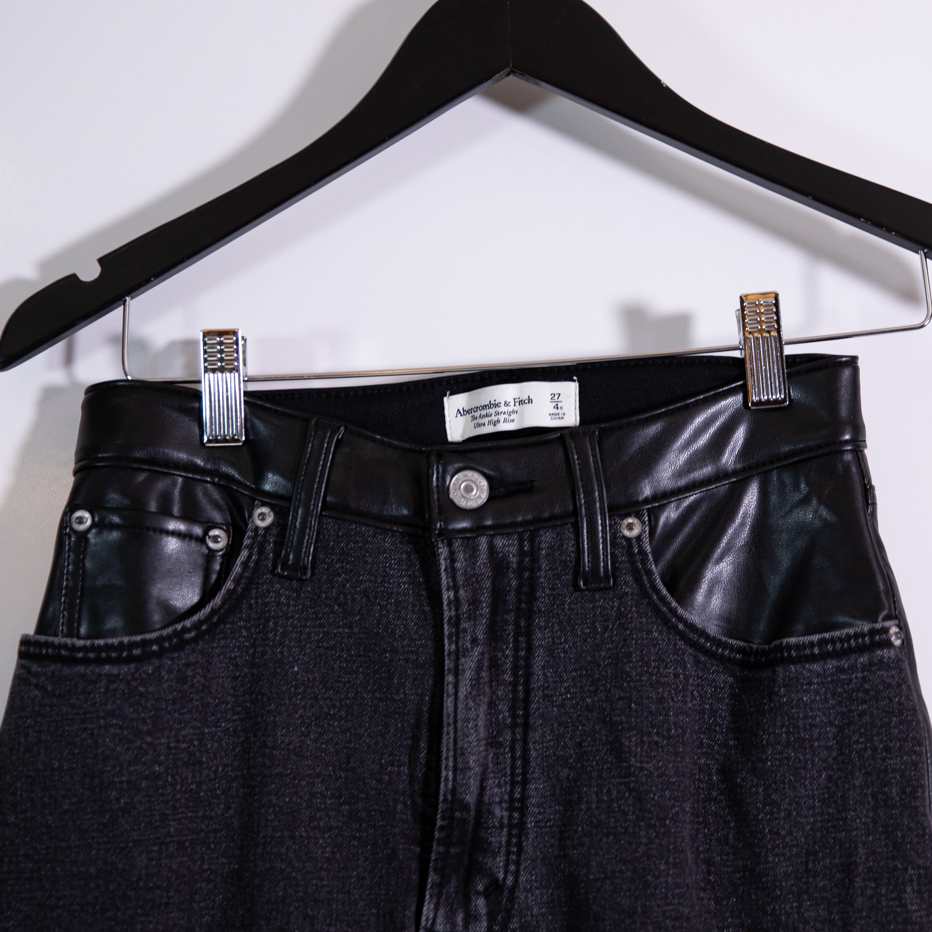 Abercrombie & Fitch Ankle Straight Ultra High Rise Curve Love Faux Leather Jeans