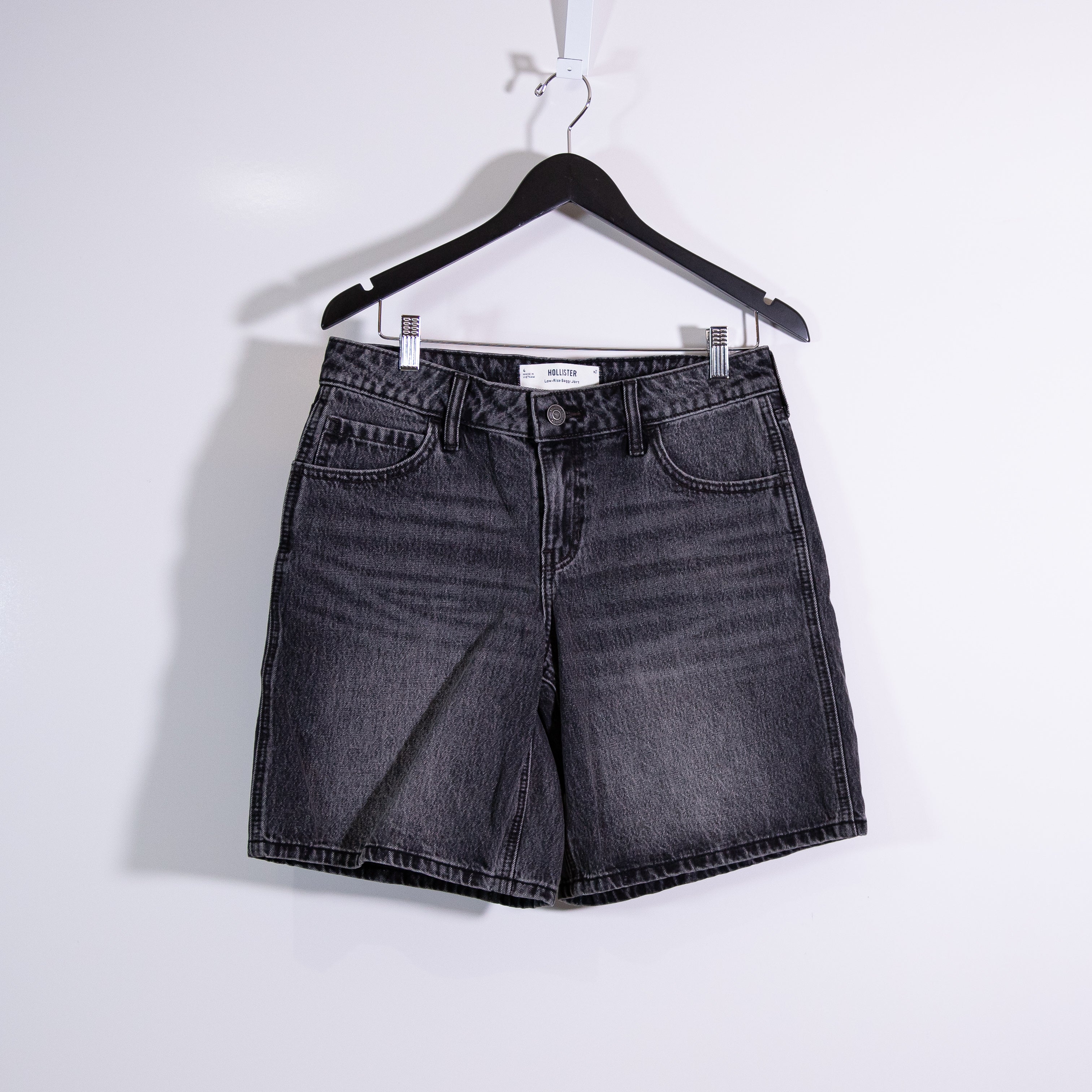 Hollister Women's Low Rise Baggy Jort Cotton Denim Jean Shorts Black Acid Wash 4