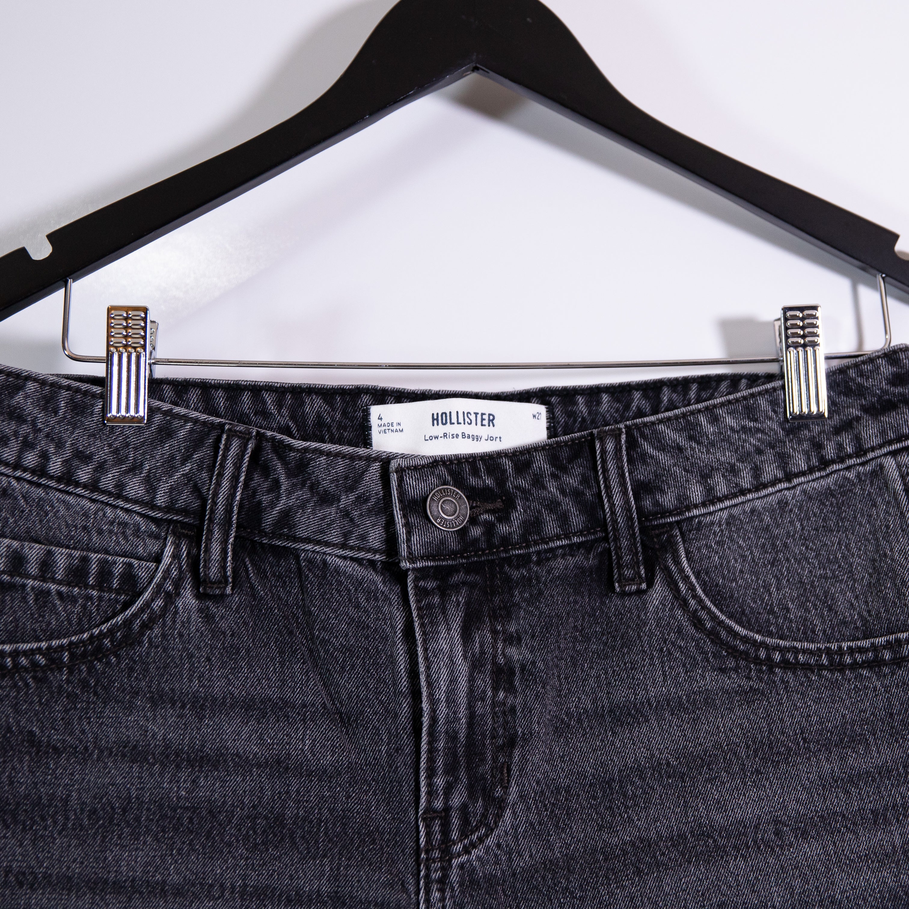 Hollister Women's Low Rise Baggy Jort Cotton Denim Jean Shorts Black Acid Wash 4