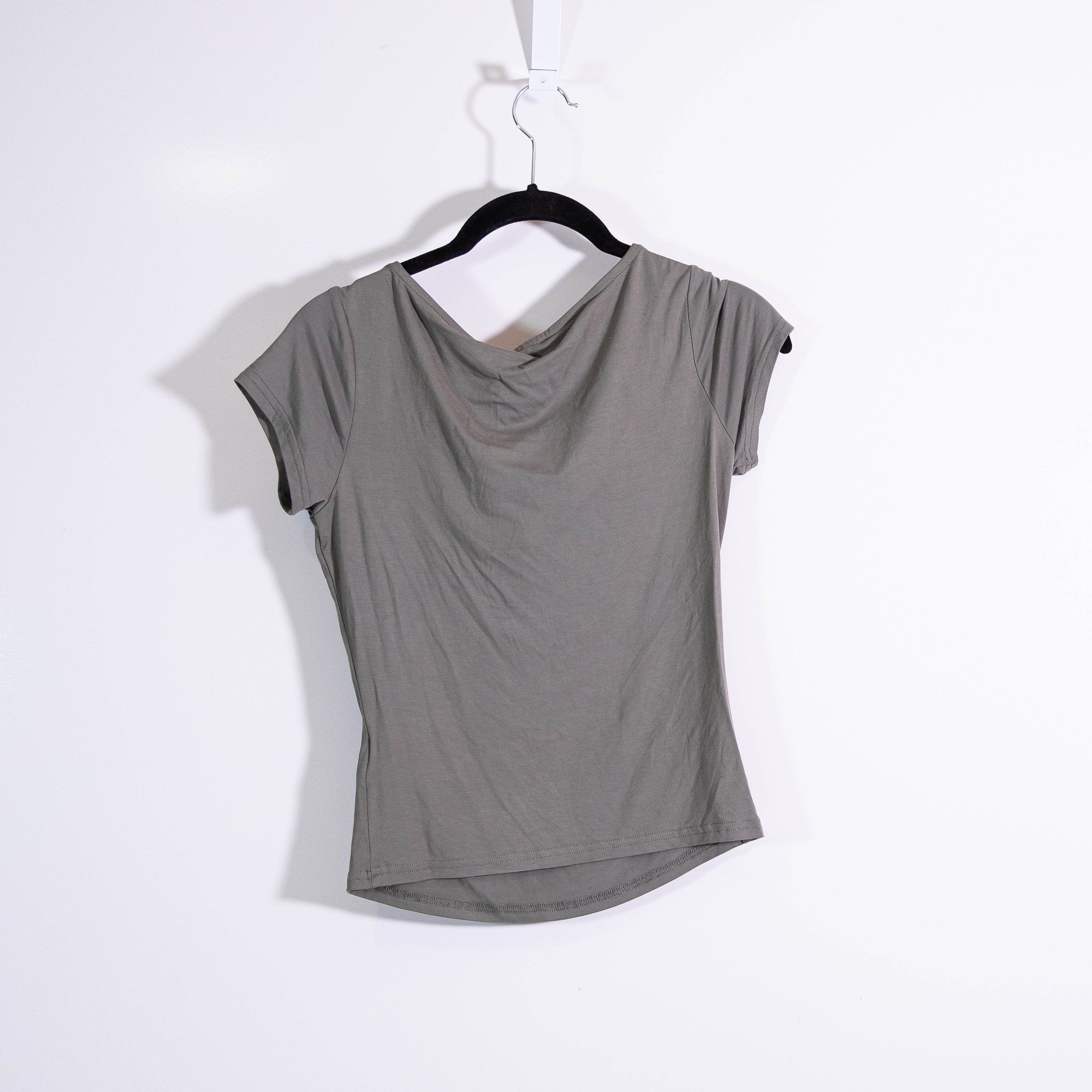 NEW Edikted Cowl Neck Draped Stretch Knit Short Sleeve Tee Shirt Gray Small