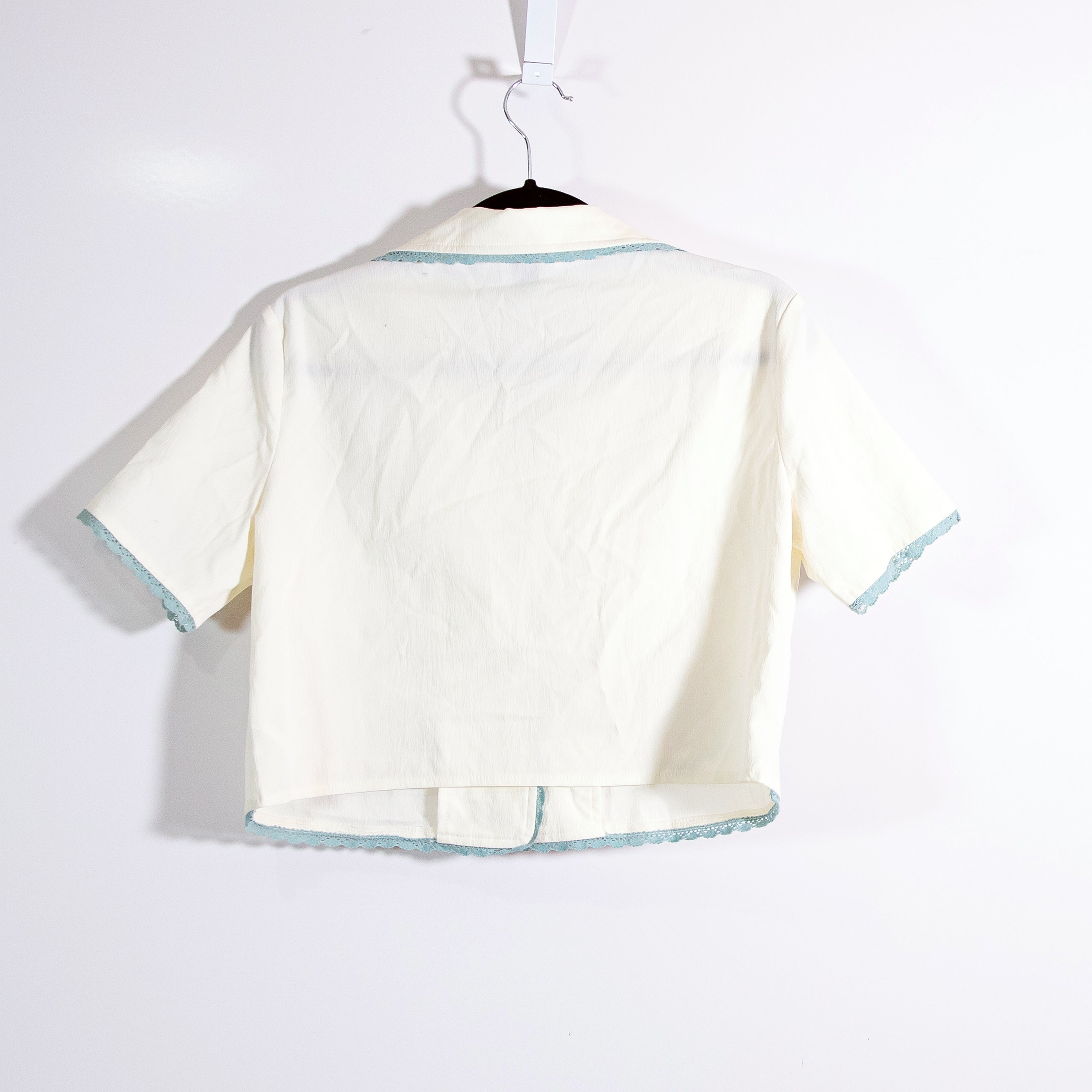 Cider Lace Trim Collar Crochet Knit Applique Button Front Cropped Blouse Shirt