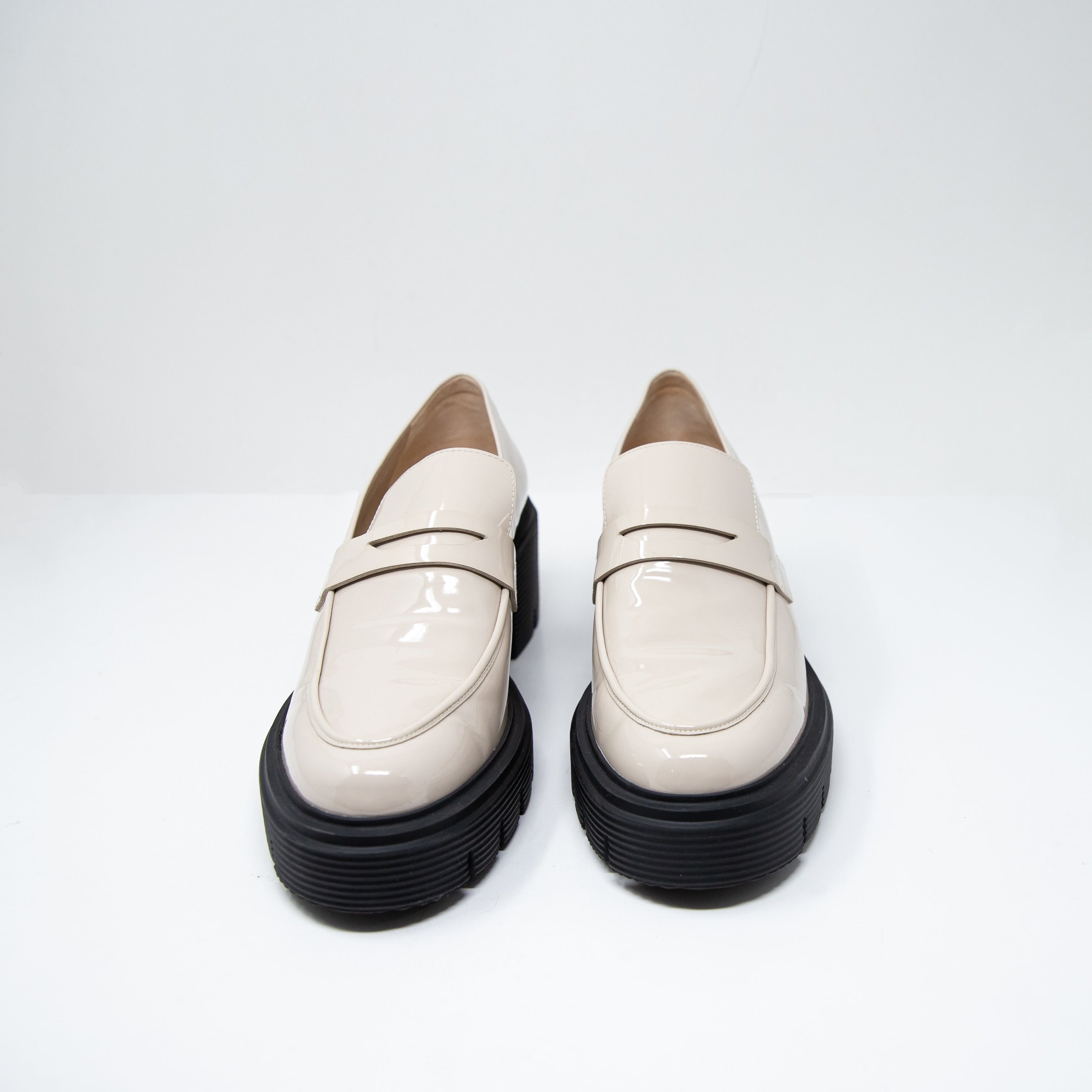 NEW Stuart Weitzman Soho Patent Loafers Rubber Platform Heel Shoes Ivory Black