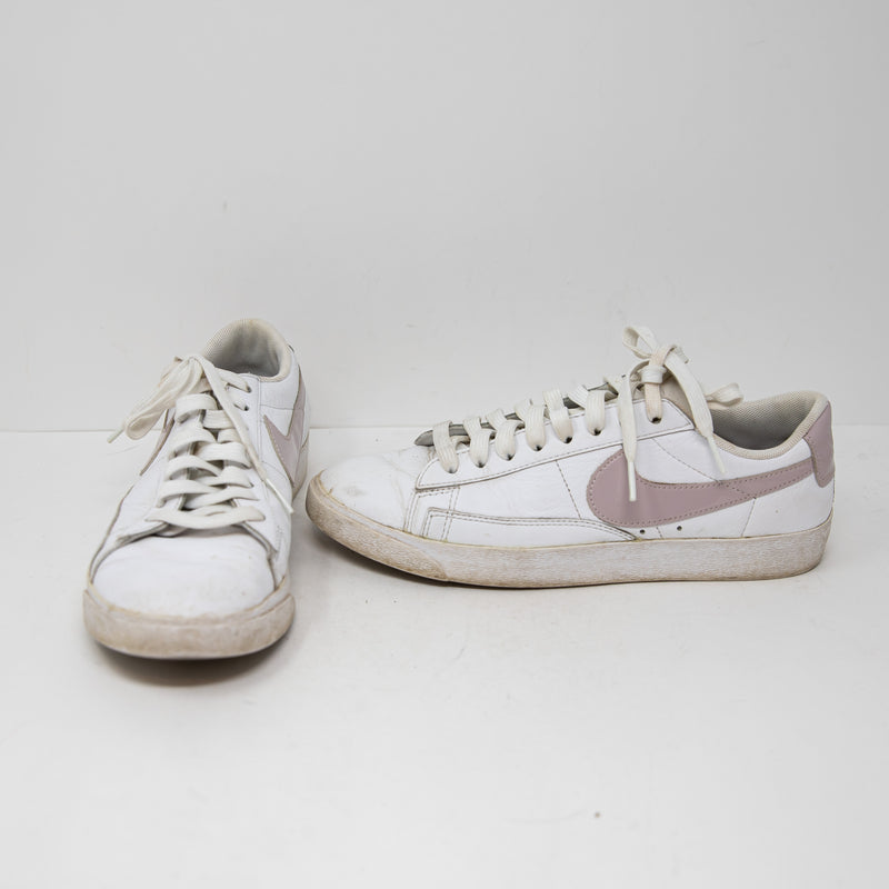 Nike Women's AA3961-105 LE Trainer Blazer Low Top Leather White Pink Sneakers 8