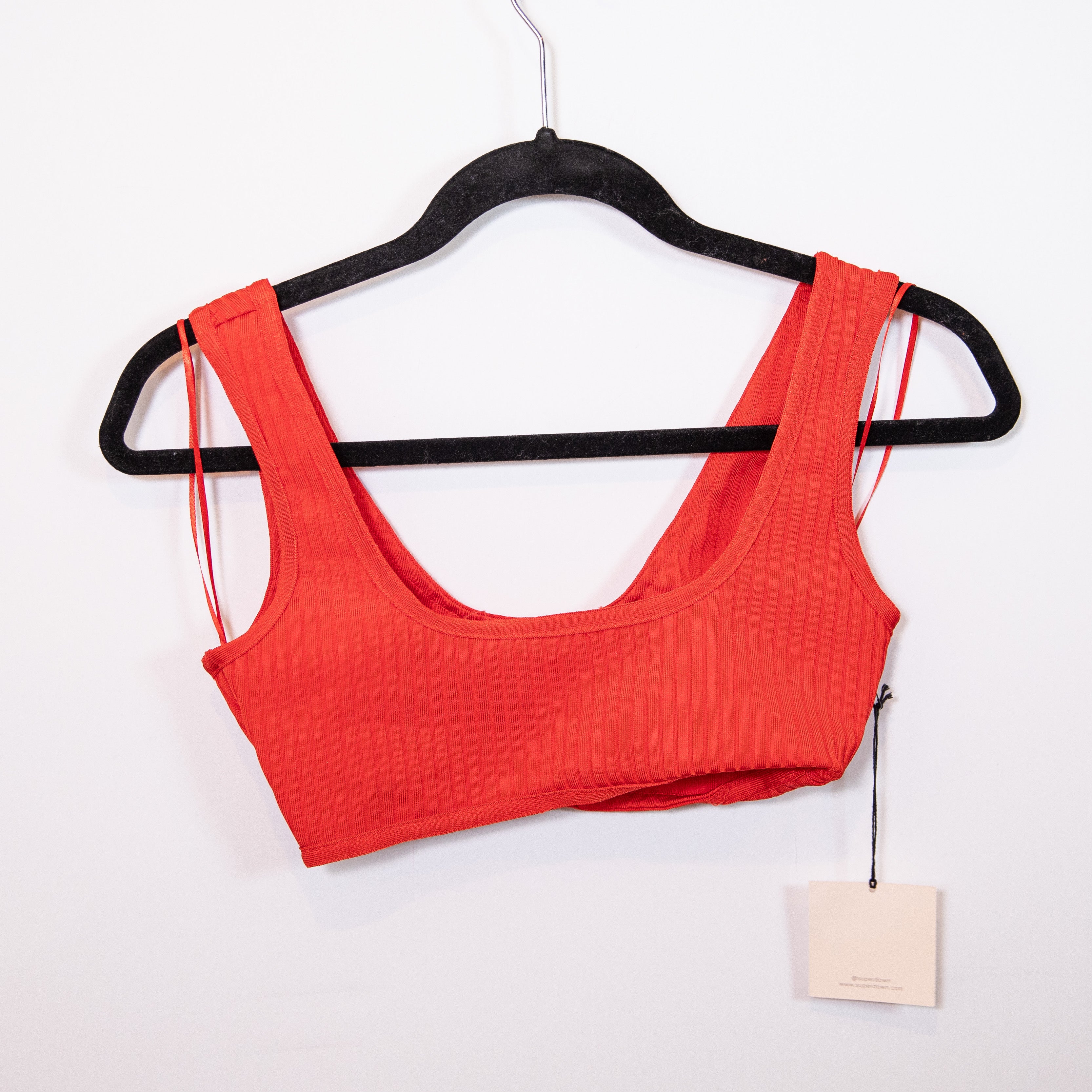 NEW Superdown Akeela Ribbed Knit Stretch Scoop Neck Sleeveless Crop Top Red XS