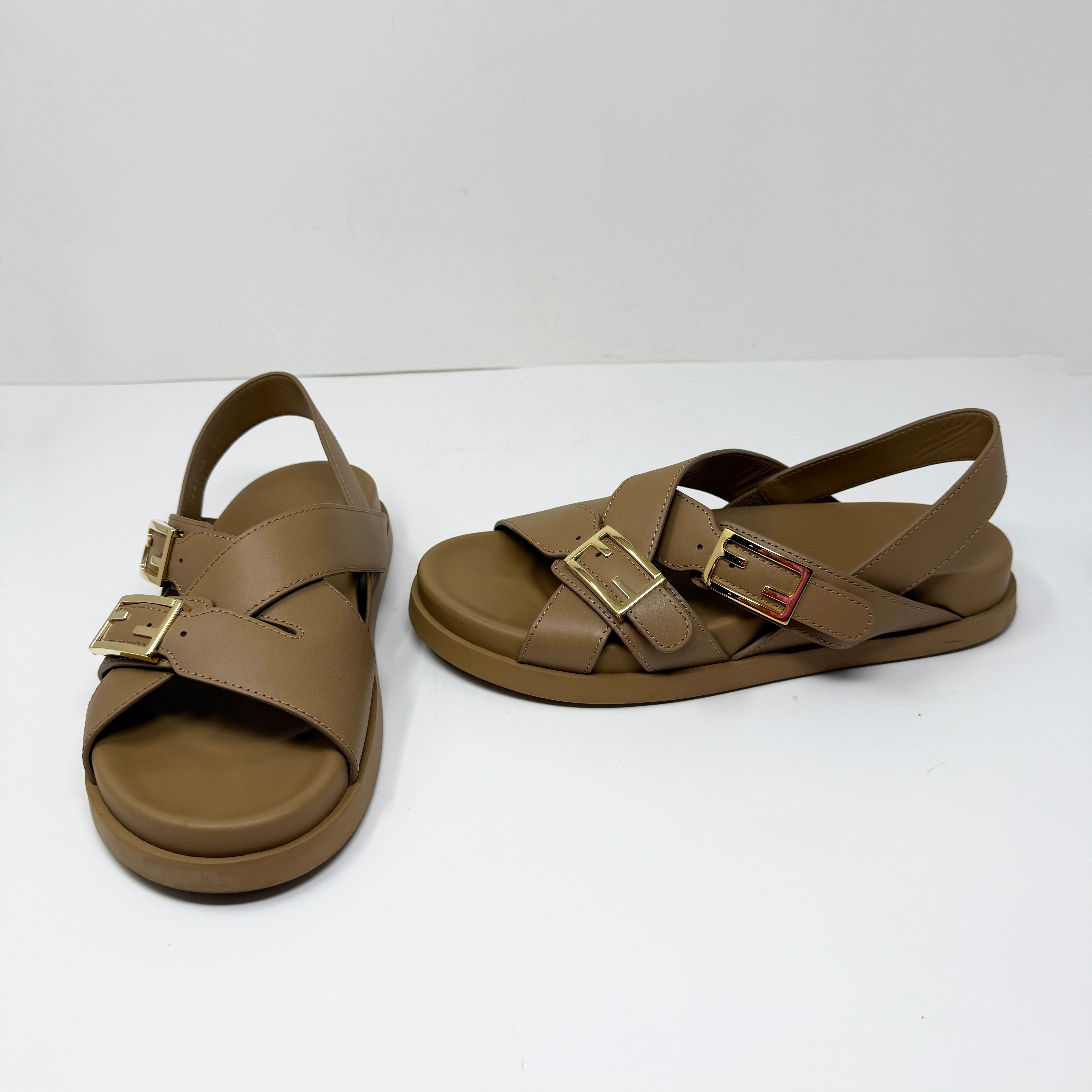 Fendi Feel Genuine Leather Logo Buckle Open Toe Slip On Sandals Shoes Cammello 9