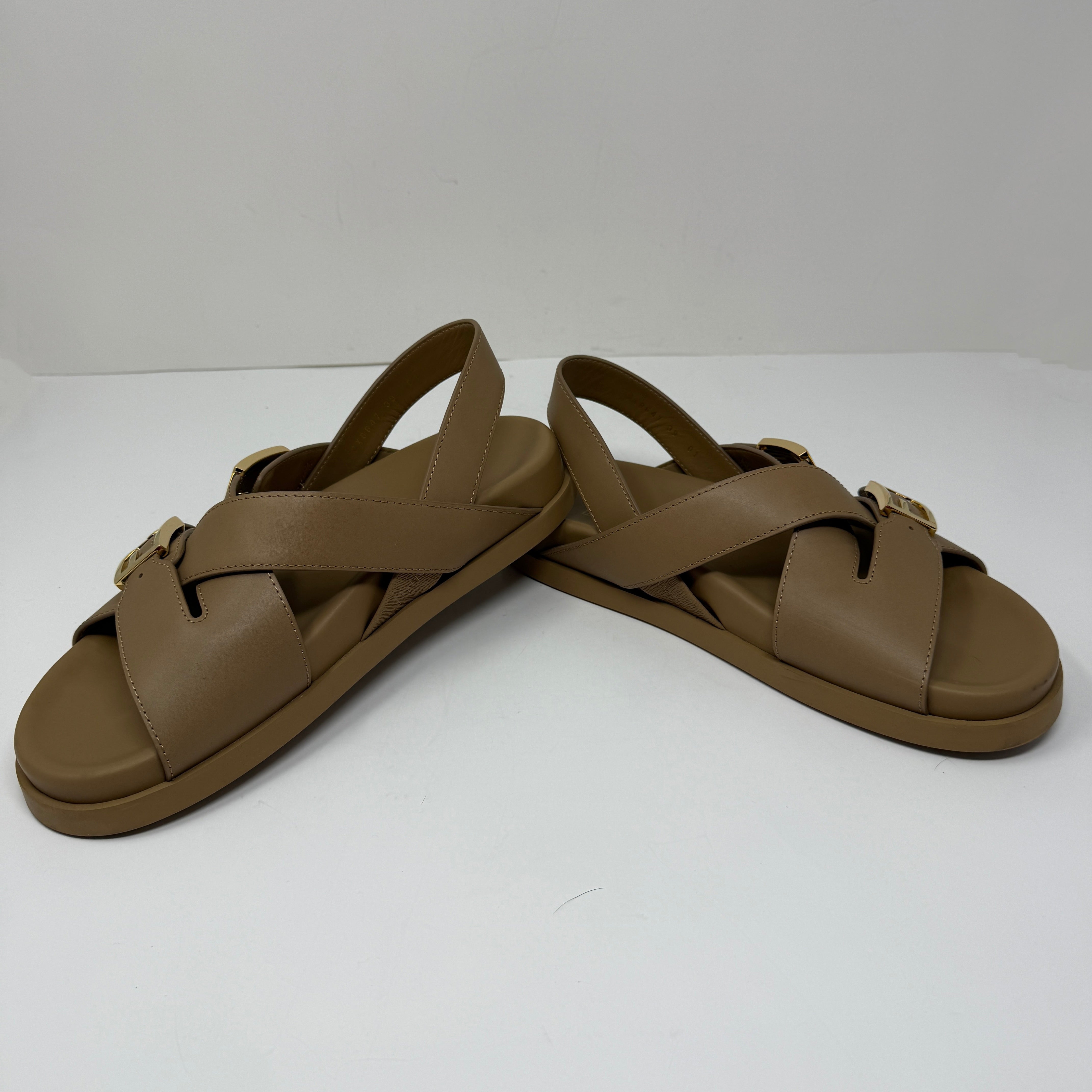 Fendi Feel Genuine Leather Logo Buckle Open Toe Slip On Sandals Shoes Cammello 9