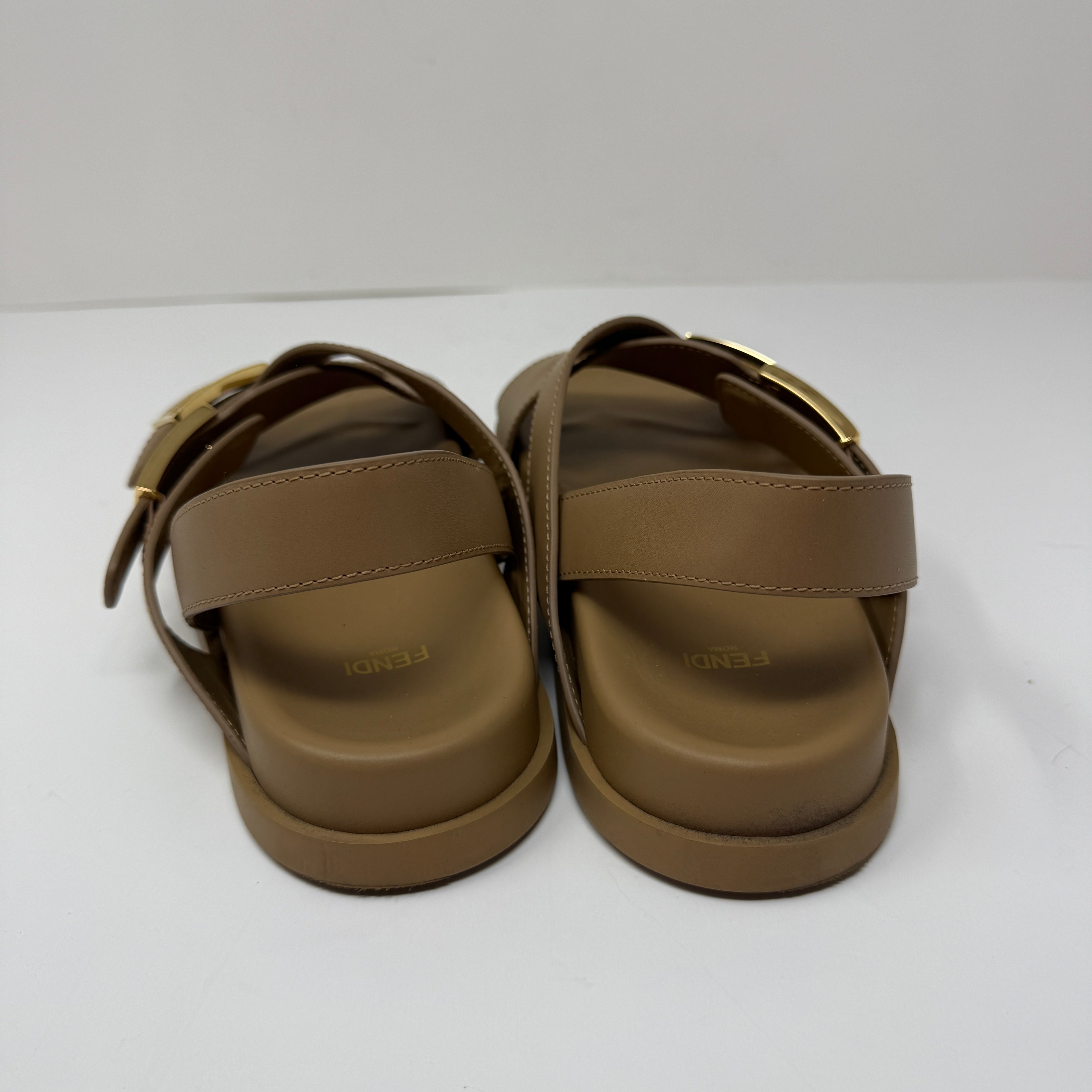 Fendi Feel Genuine Leather Logo Buckle Open Toe Slip On Sandals Shoes Cammello 9