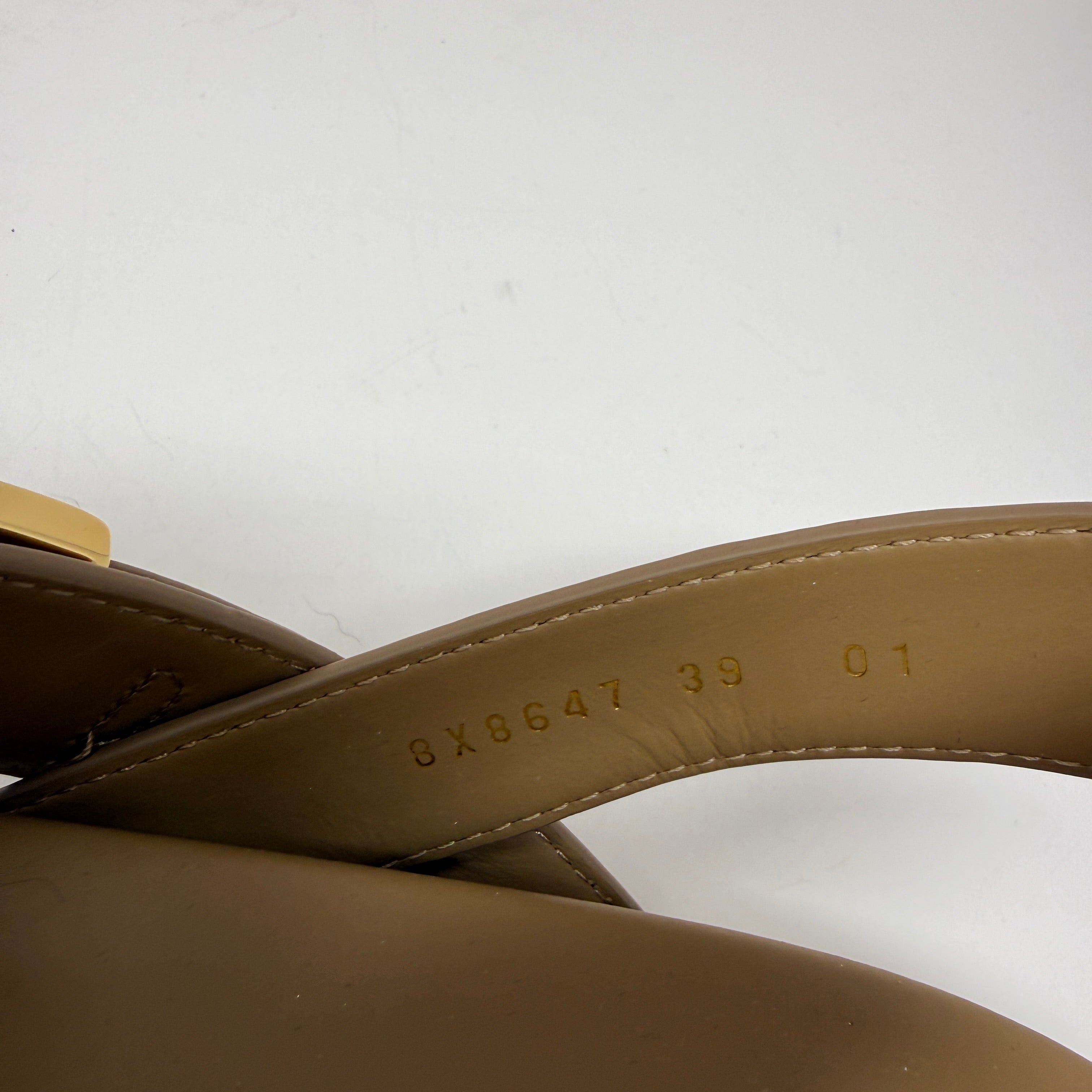 Fendi Feel Genuine Leather Logo Buckle Open Toe Slip On Sandals Shoes Cammello 9