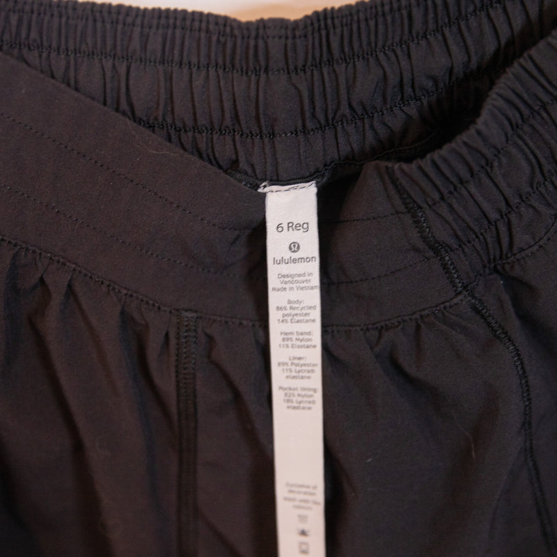 Lululemon Women's Hotty Hot Athletic Work Out Running Short II 2.5" Inseam Black