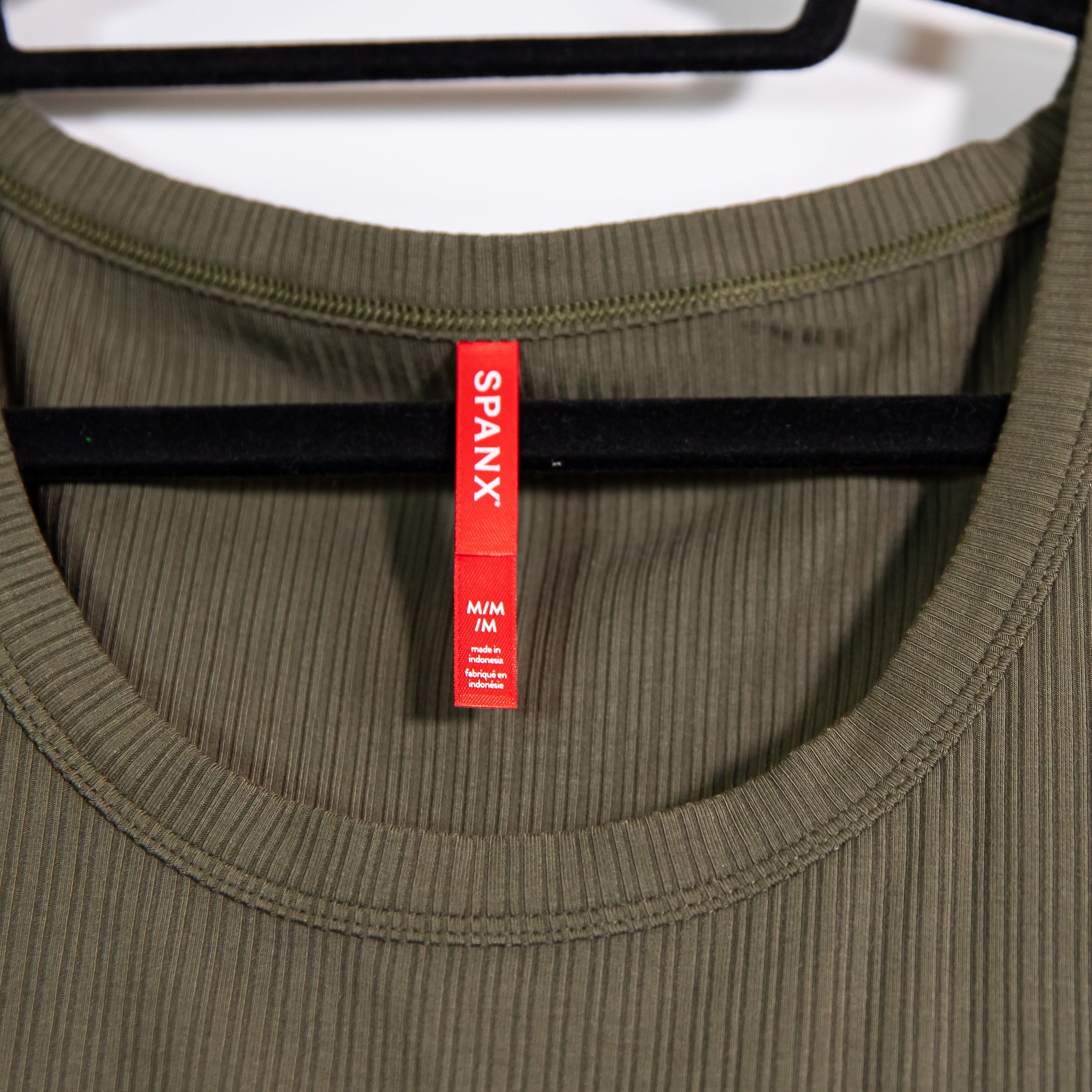 NEW Spanx Scoop Neck Sleeveless Ribbed Stretch Basic Tank Top Midnight Olive M