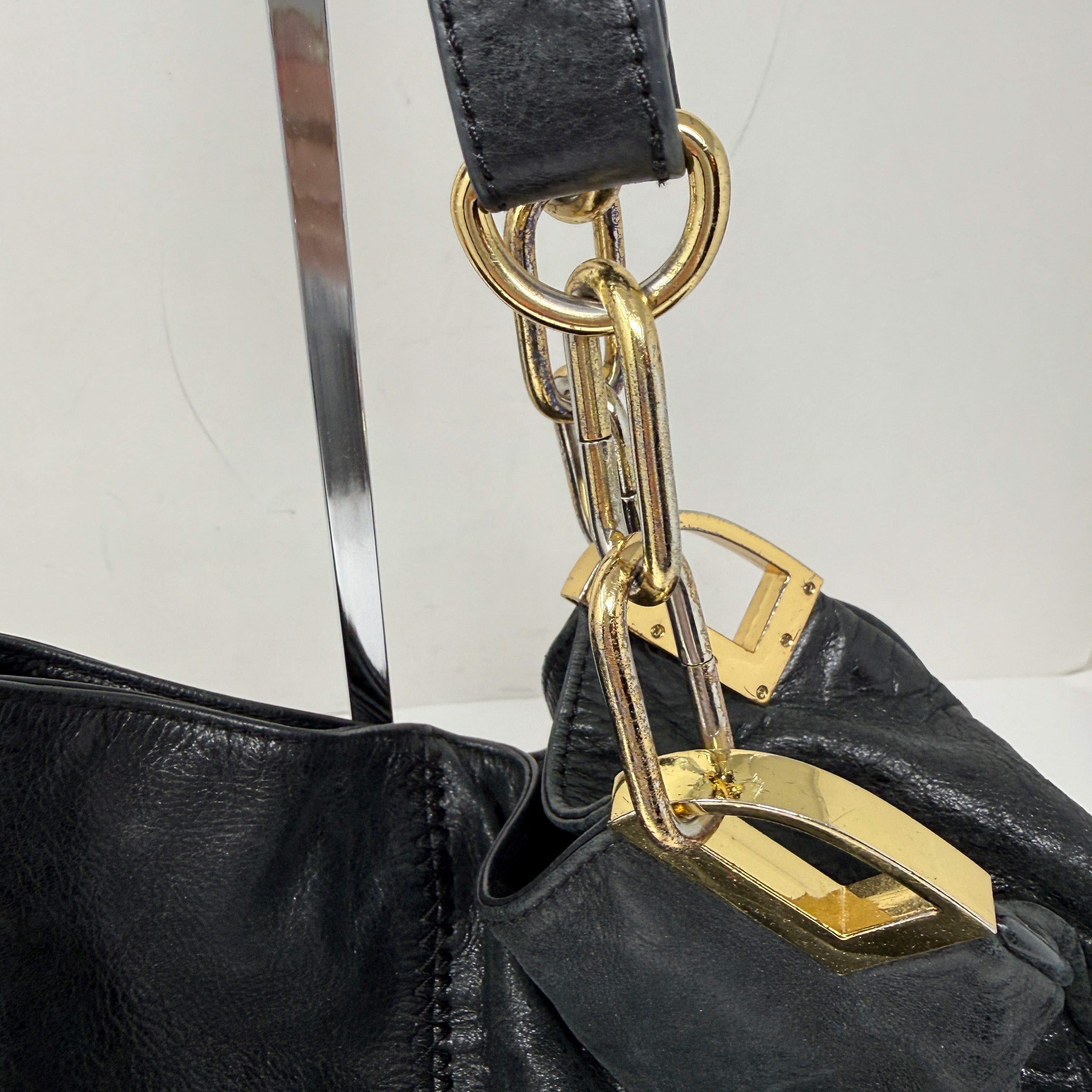 Badgley Mischka Gaia Genuine Leather Gold Chain Link Shoulder Purse Bag Black
