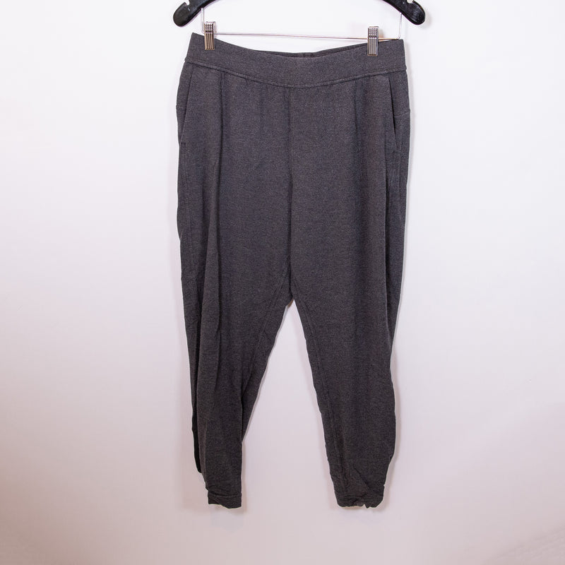 Lululemon Twisted &amp; Tucked 25" Mid Rise Crop Jogger Pants Heathered Mod Black 8