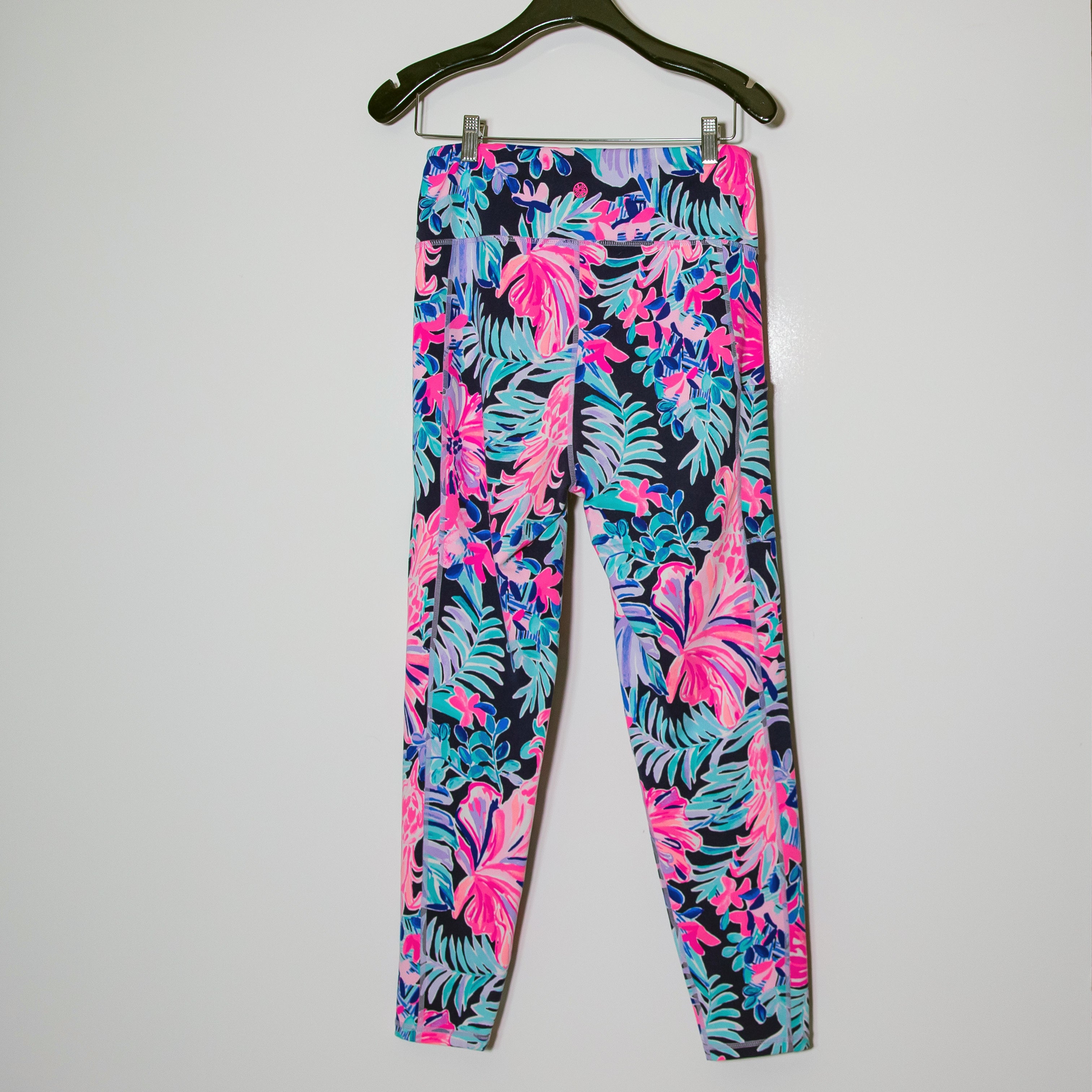 Lilly Pulitzer UPF 50+ Luxletic Weekender Legging Multi Garden Get Away Print L