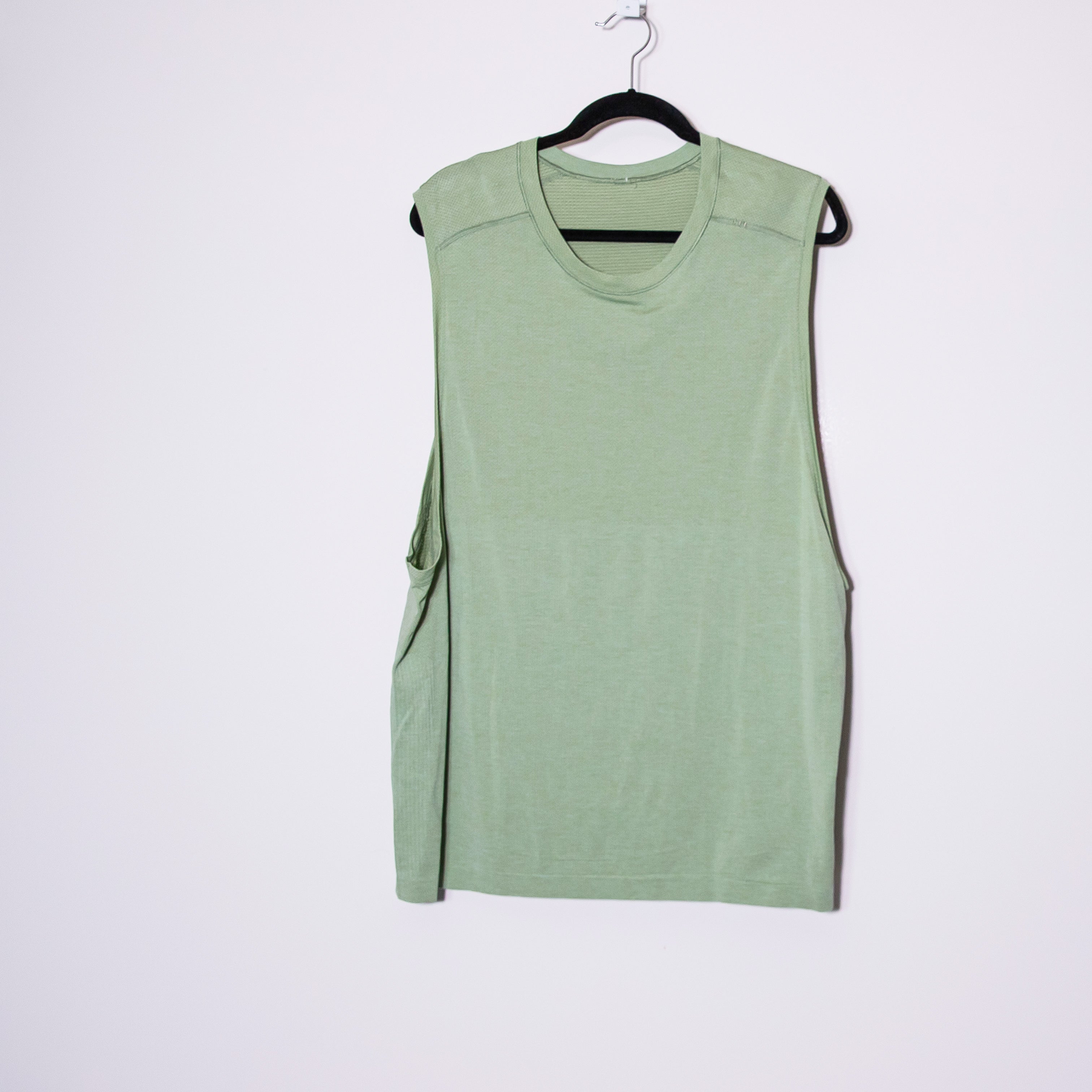 Lululemon Men's Metal Vent Tech Sleeveless Shirt 2.0 Laurel Green Arctic Green