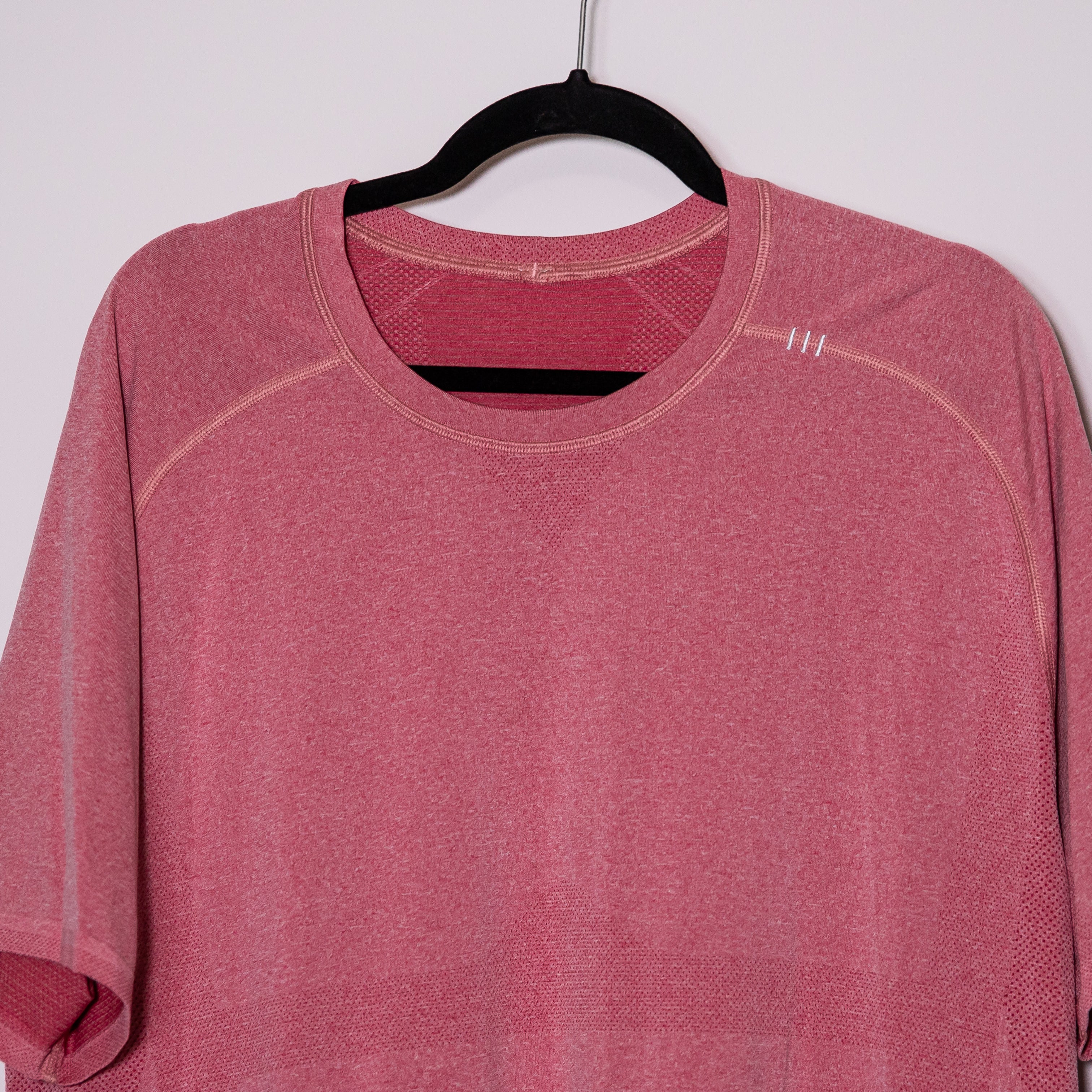 Lululemon Men's Metal Vent Crew Neck Short Sleeve Tee Shirt Top Solid Red XXL