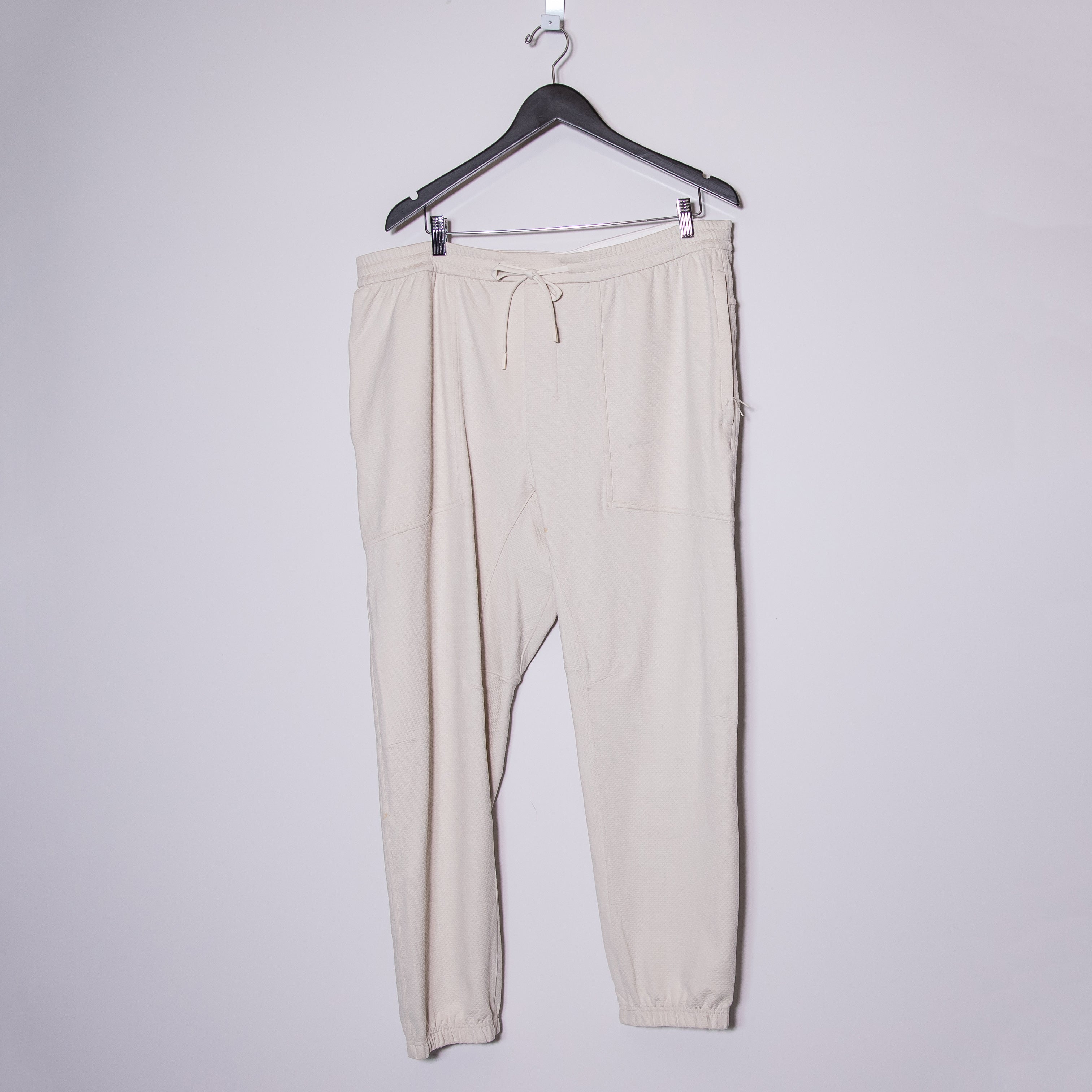 Lululemon Men's ABC Mid Rise Ankle Crop Jogger Sweatpants Ivory White XXL