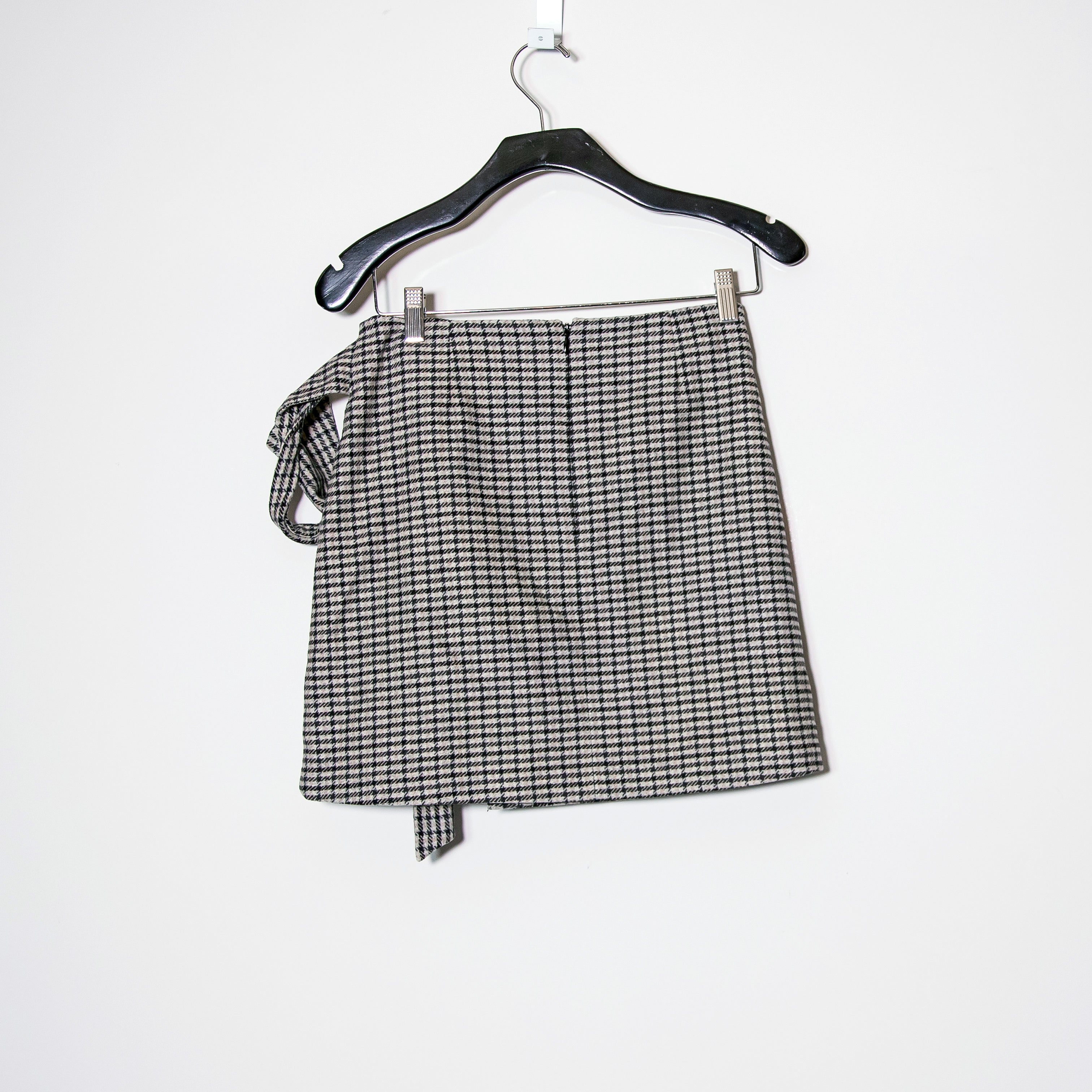 Wilfred Aritzia Wool Cashmere Blend Wrap Tie Front Houndstooth Check Mini Skirt