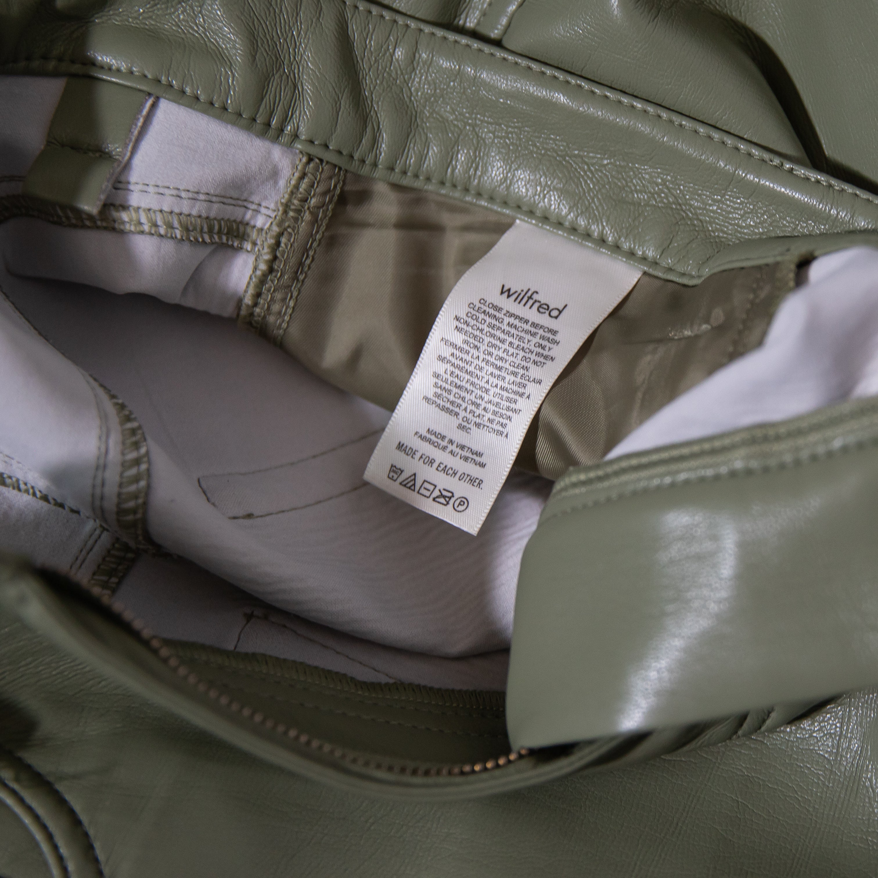 Wilfred Aritzia Melina Cropped Vegan Leather Straight Leg Trouser Pants Green 2