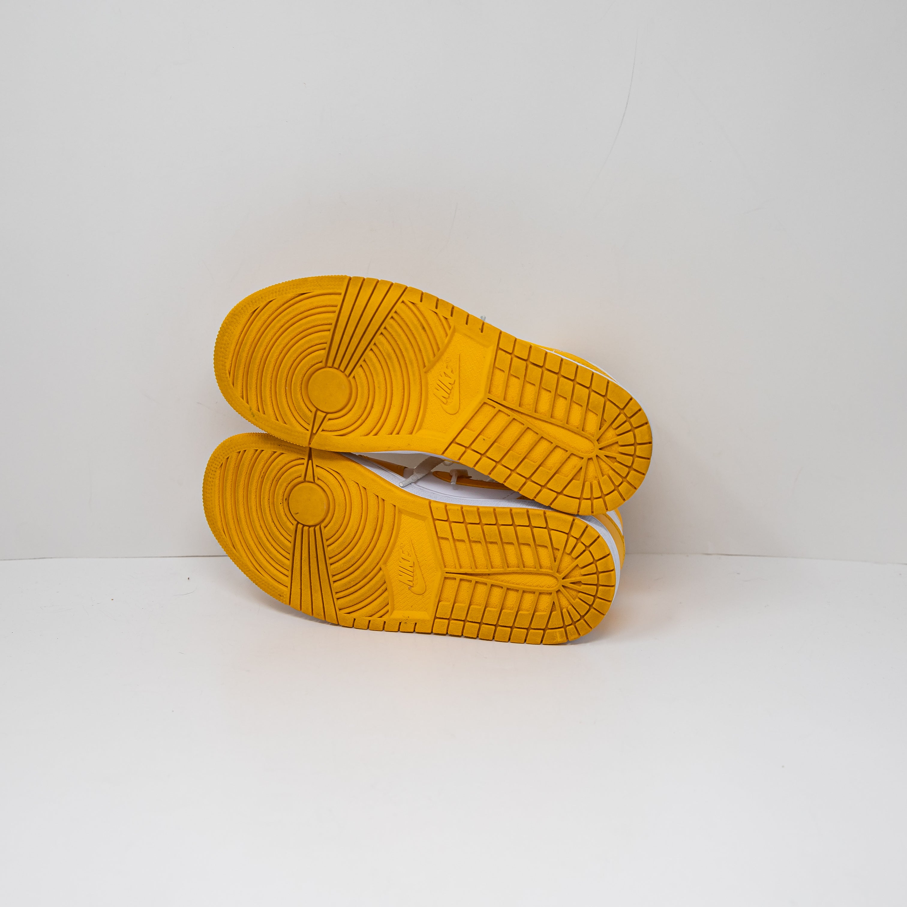 Nike Air Jordan 1 Mid University Gold Yellow White BQ6472-117 High Top Sneakers