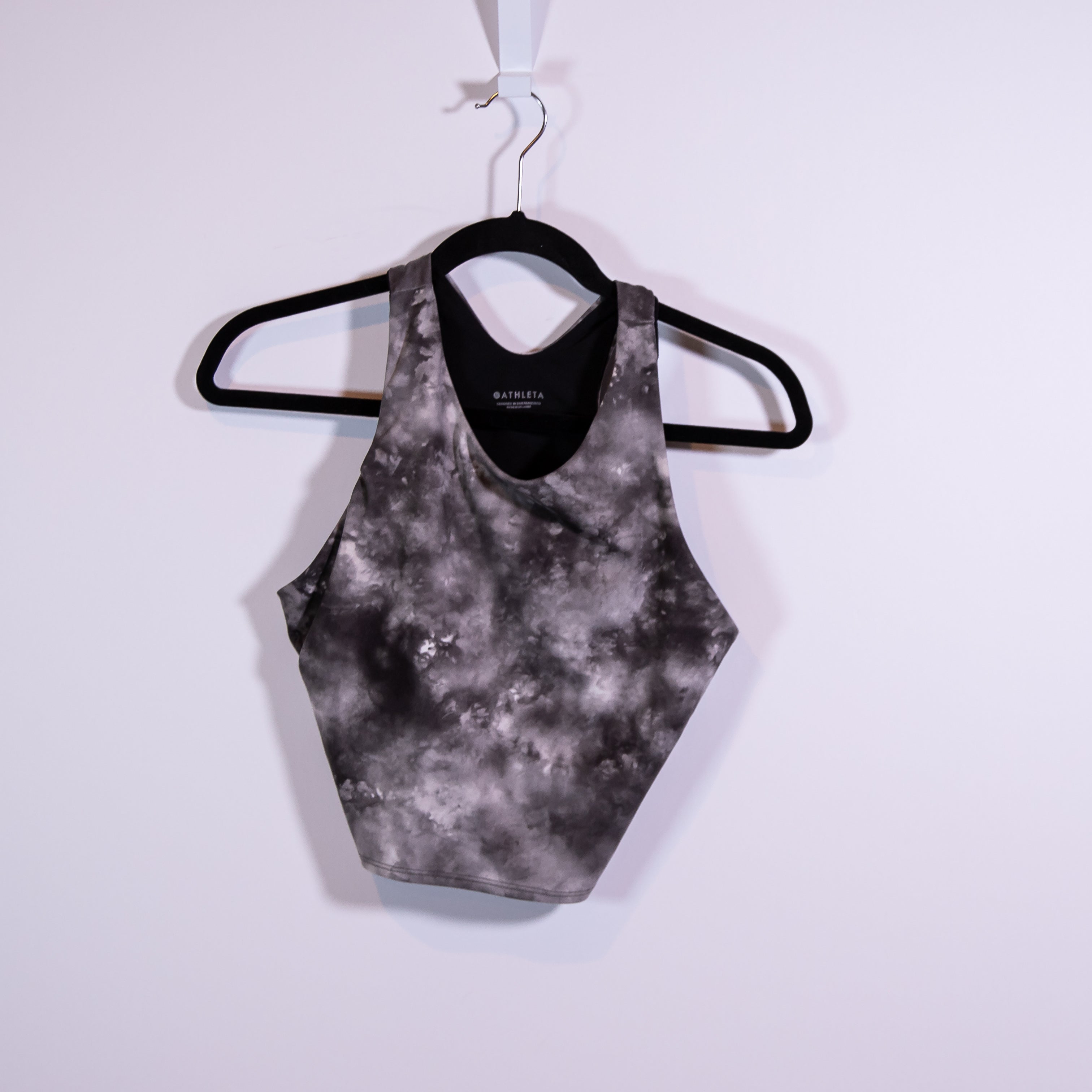 Athleta Conscious Crop Top Racerback Athletic Sports Bra Black Tie Dye Print L