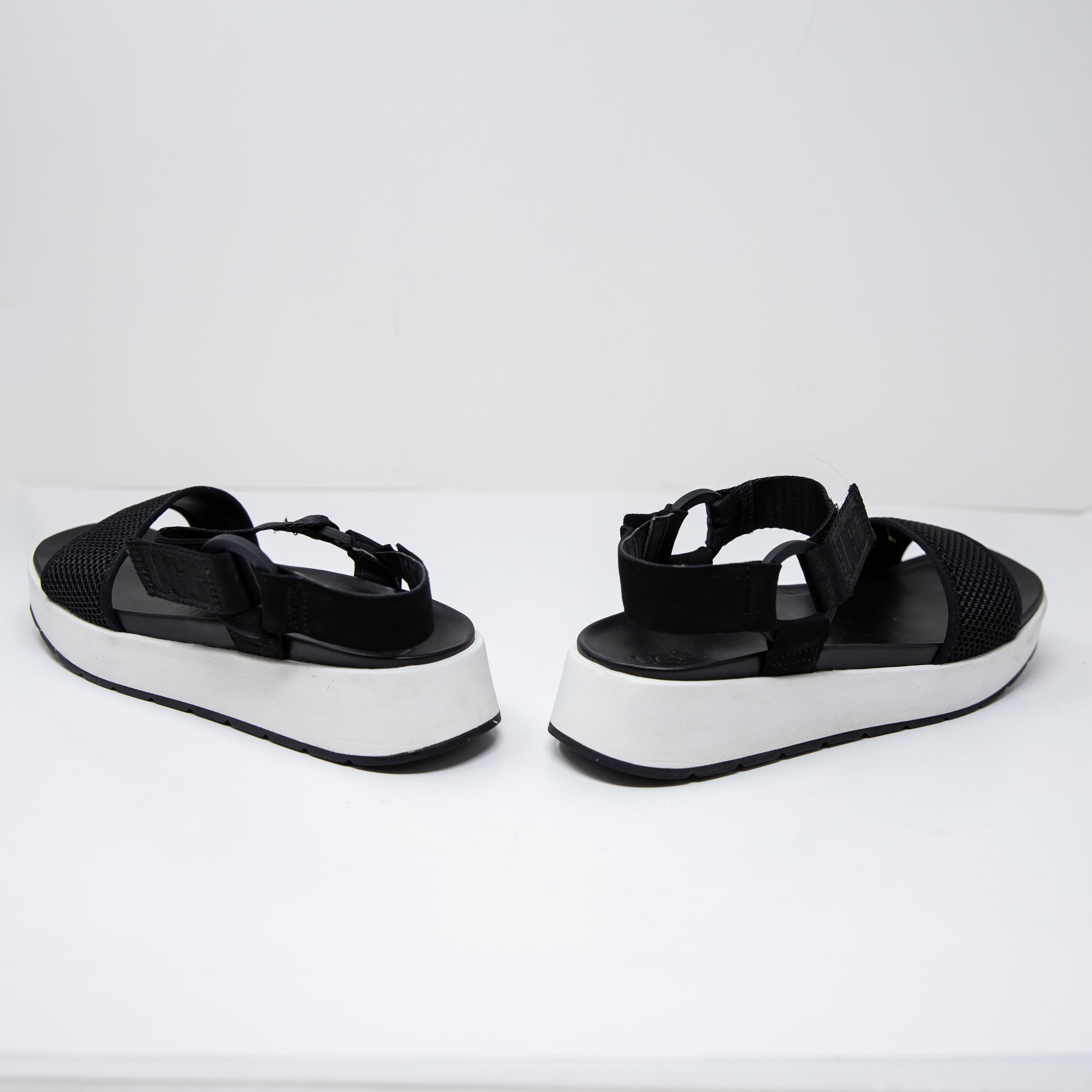 NEW Ugg Women's Aissa Nubuck Upper Open Toe Platform Sandals Shoes Black White