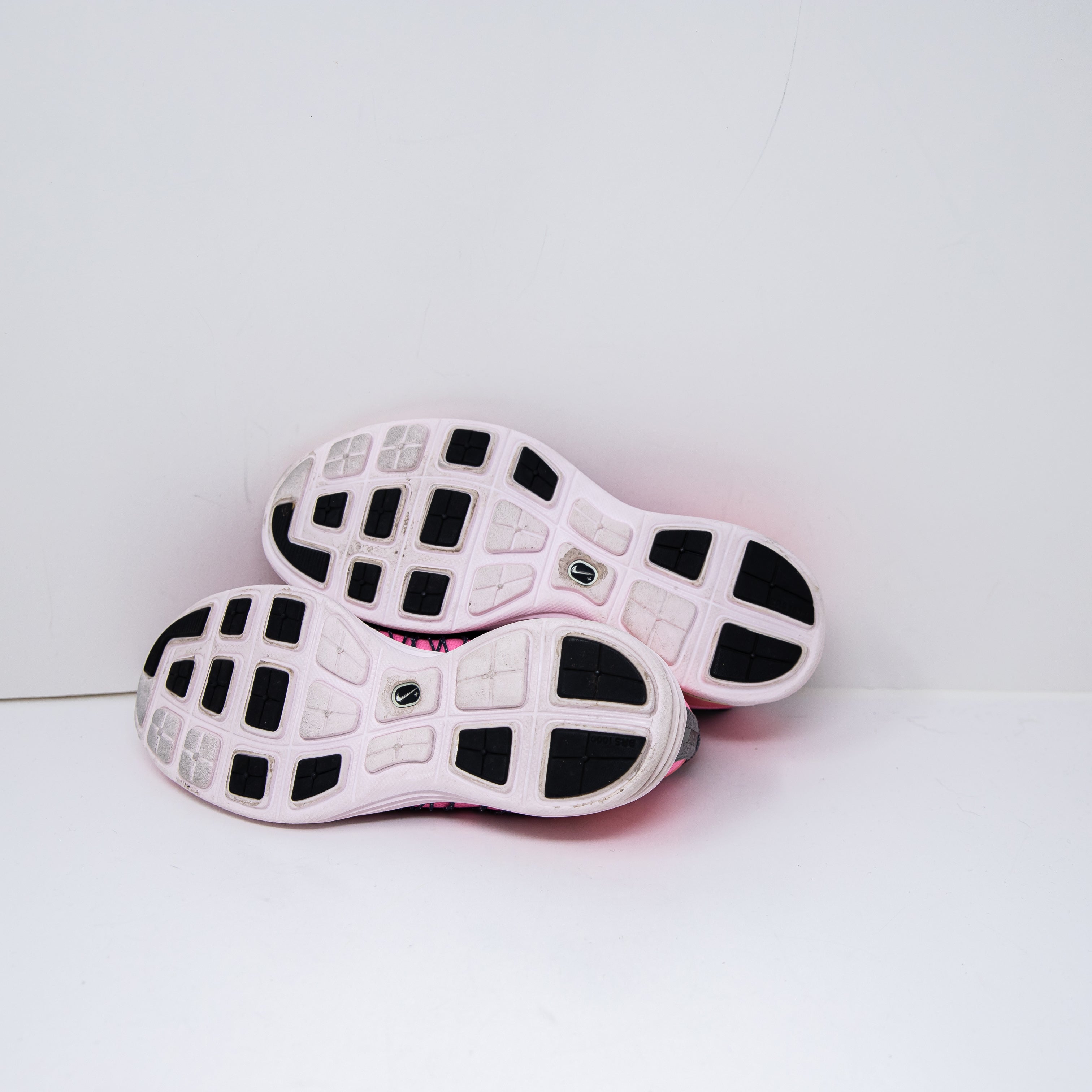 Nike Women's Lunaracer Flywire Racing Low Top Lace up Sneakers Shoes Pink Gray 8