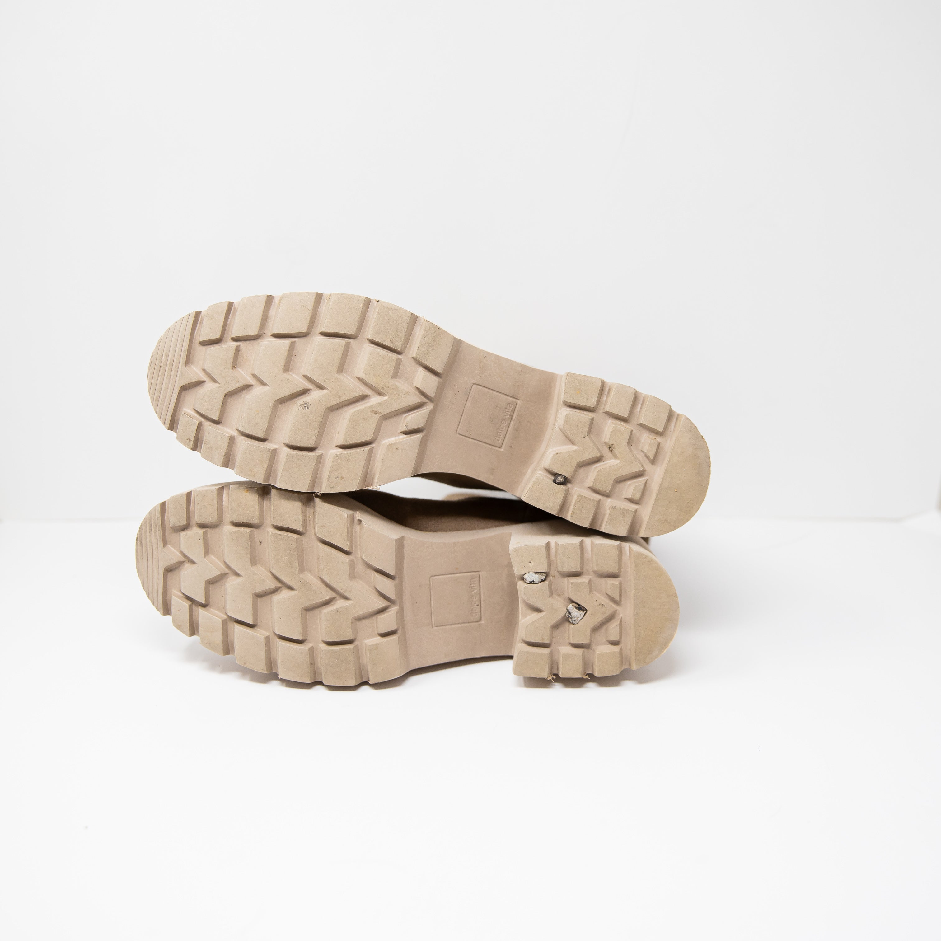 Dolce Vita Hawk H2O Pull On Ankle Lug Sole Booties Shoes Mushroom Suede 11