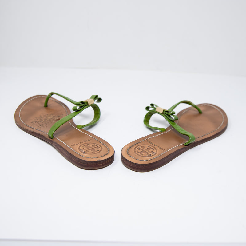 Tory Burch Leighann Flat thong Patent Saffiano Leather Sandals Leaf Green Shoes