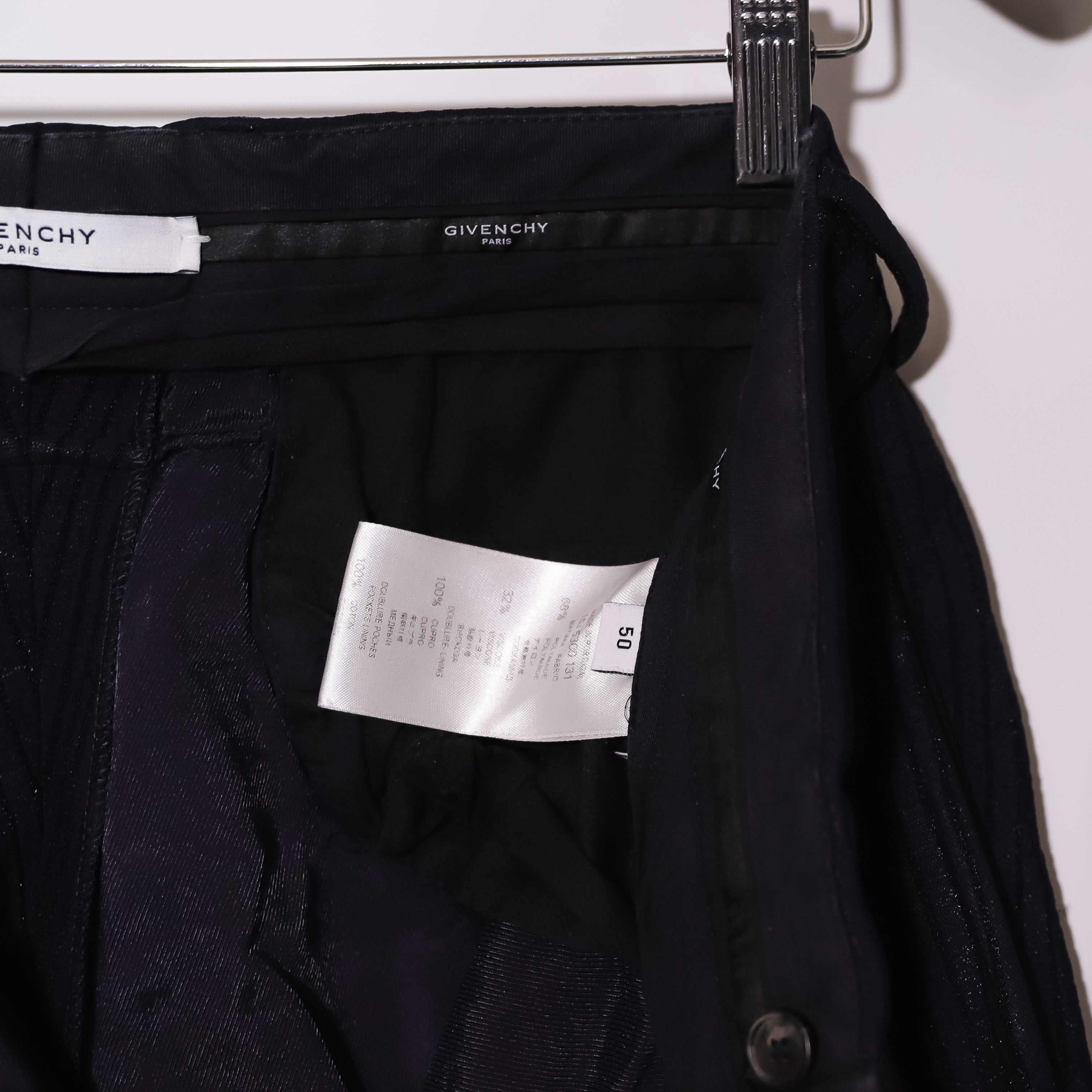 Givenchy Paris Men's Thin Stripe Print Pattern Bermuda Dress Shorts Navy Blue 50