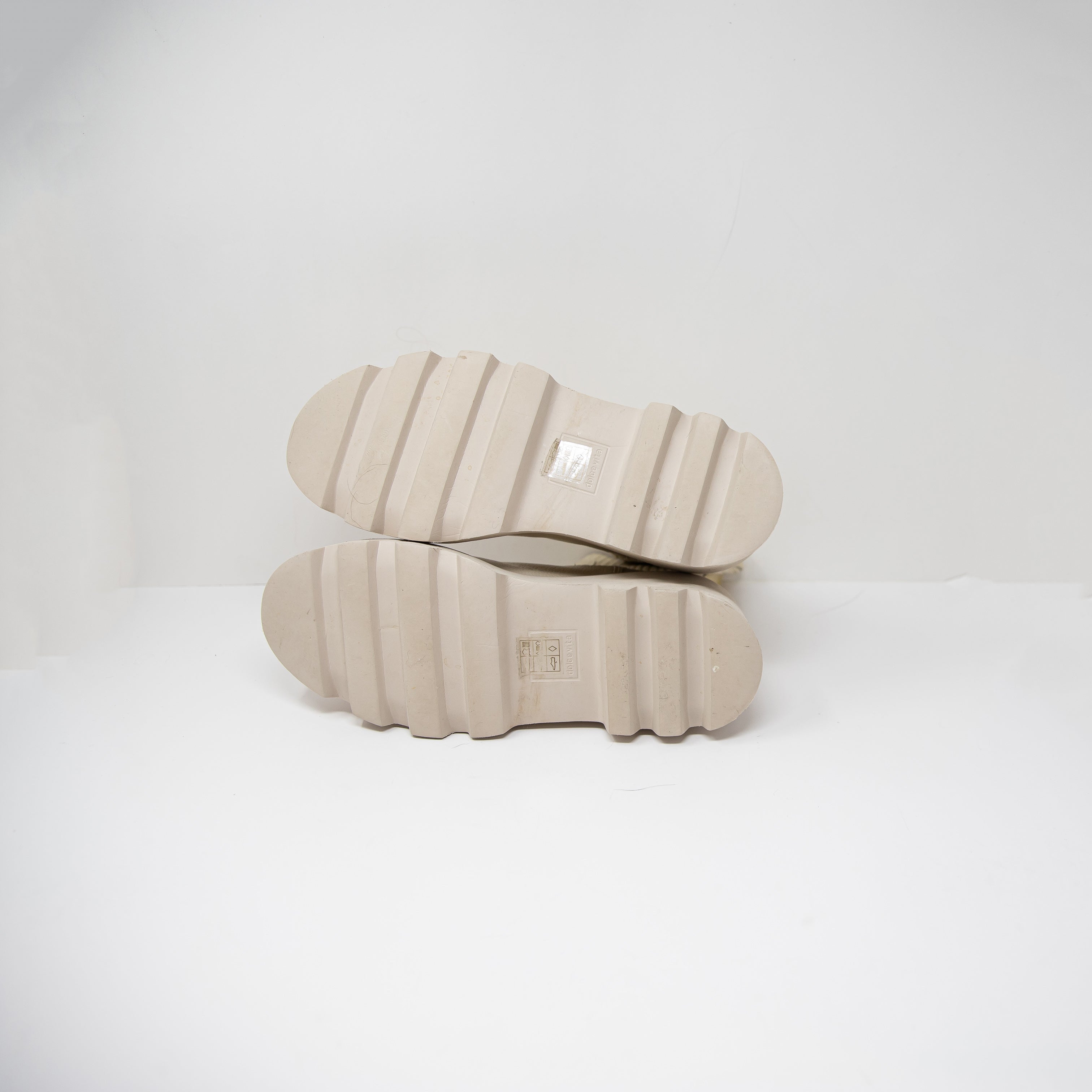 Dolce Vita Hoven H2O Water Resistant Lug Sole Pull On Booties Shoes Ivory 11